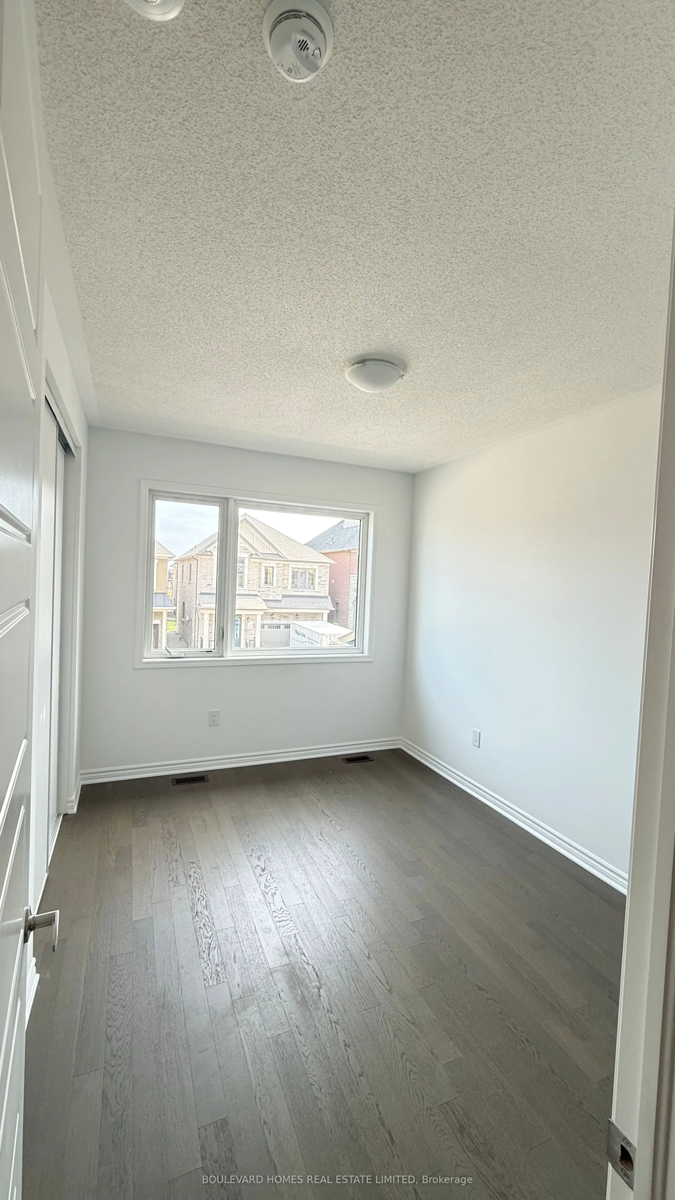 1561 Rothbury Cres Crescent