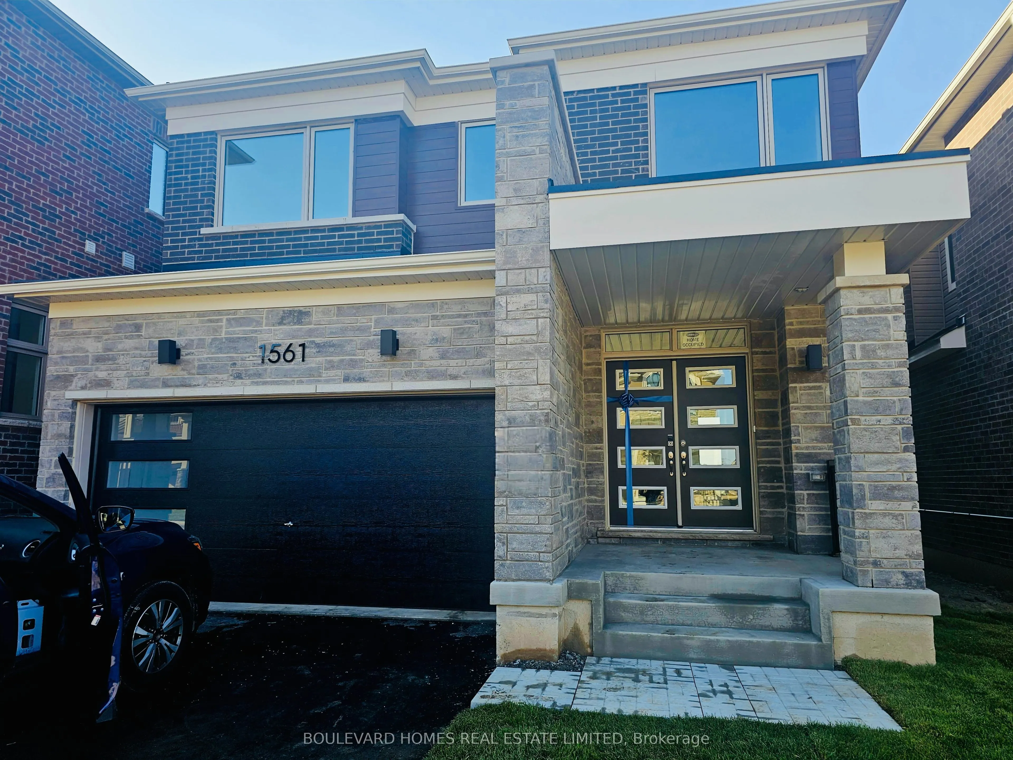1561 Rothbury Cres Crescent