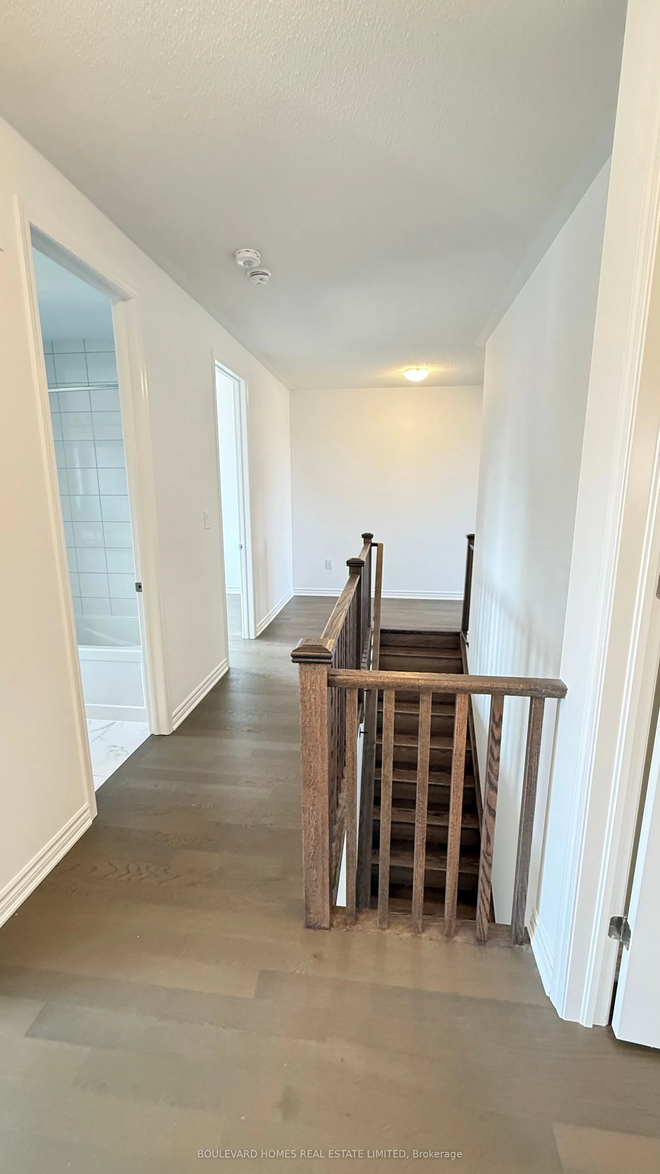 1561 Rothbury Cres Crescent