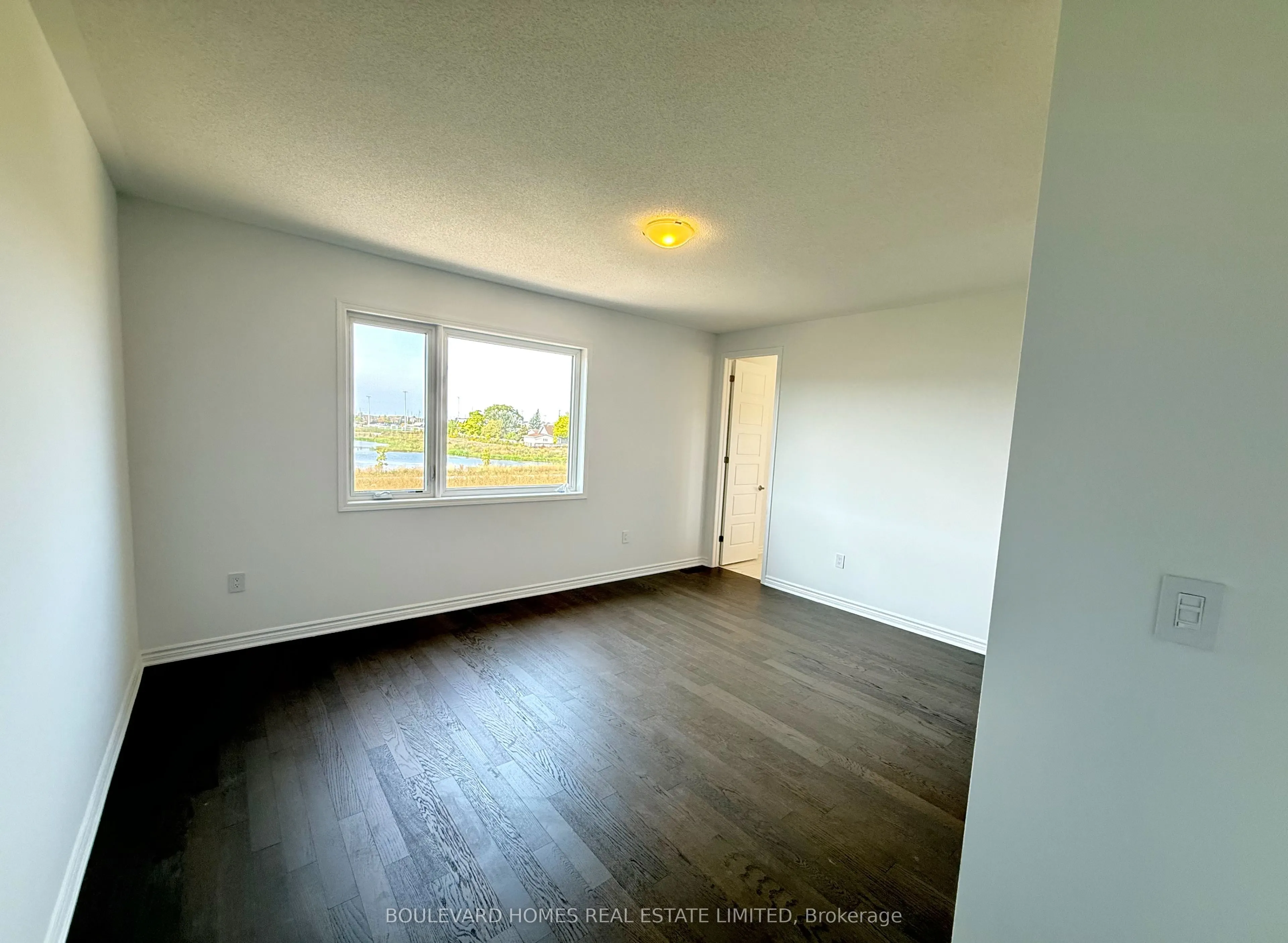 1561 Rothbury Cres Crescent
