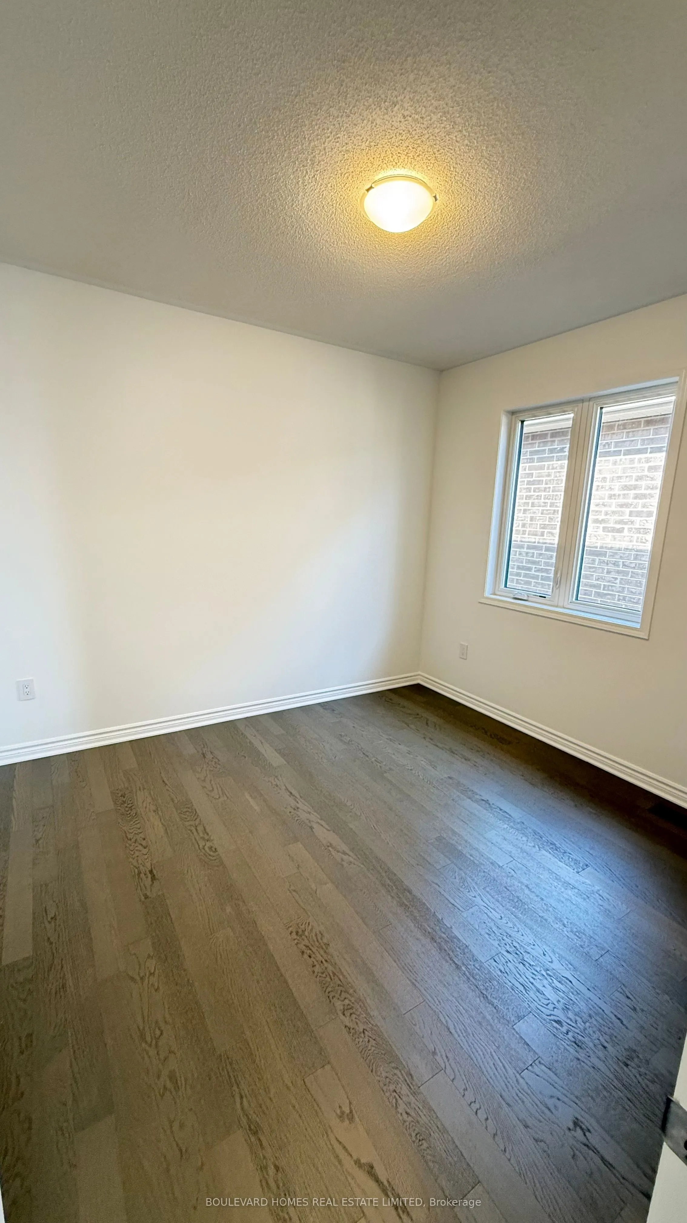 1561 Rothbury Cres Crescent