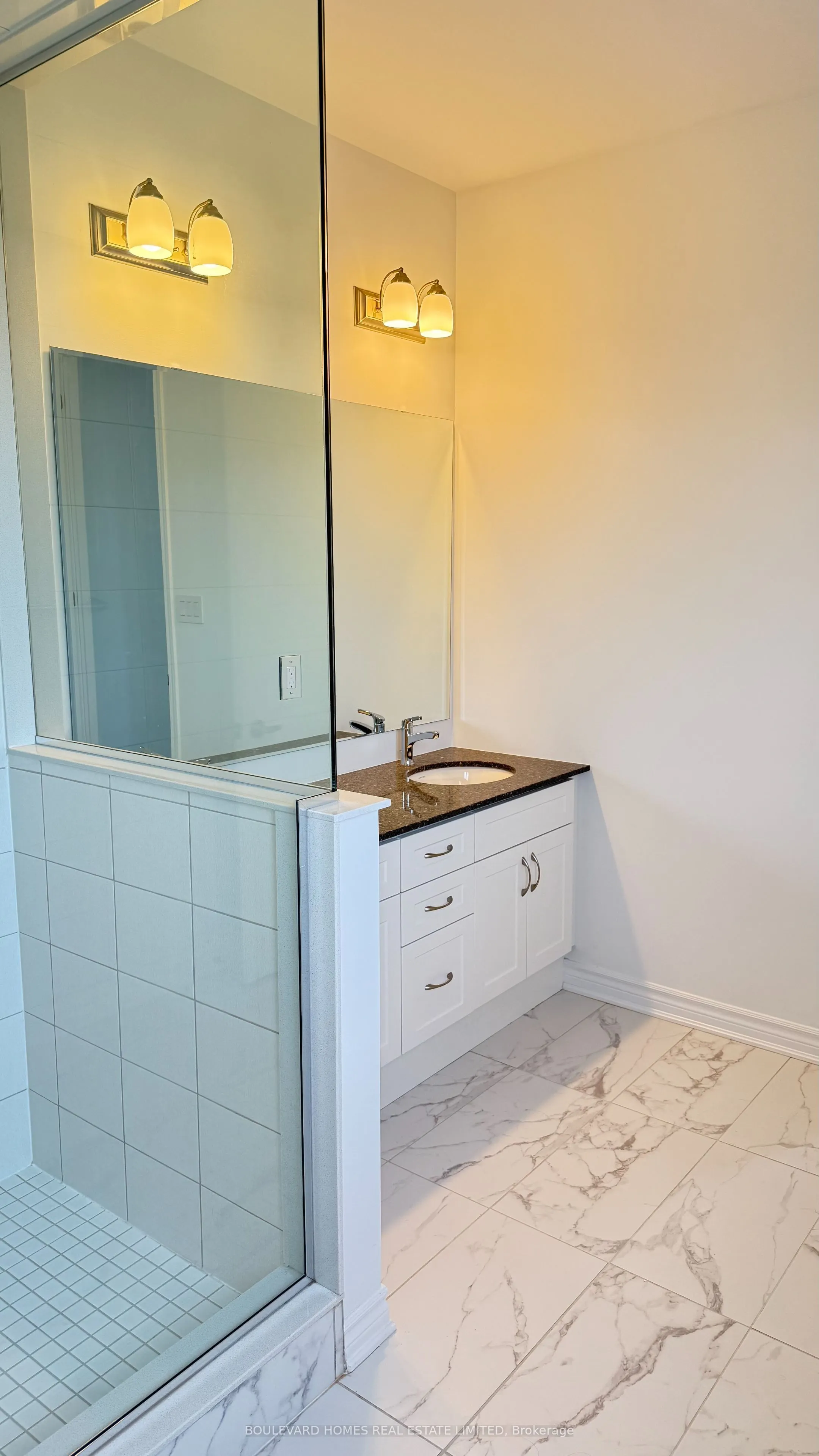 1561 Rothbury Cres Crescent