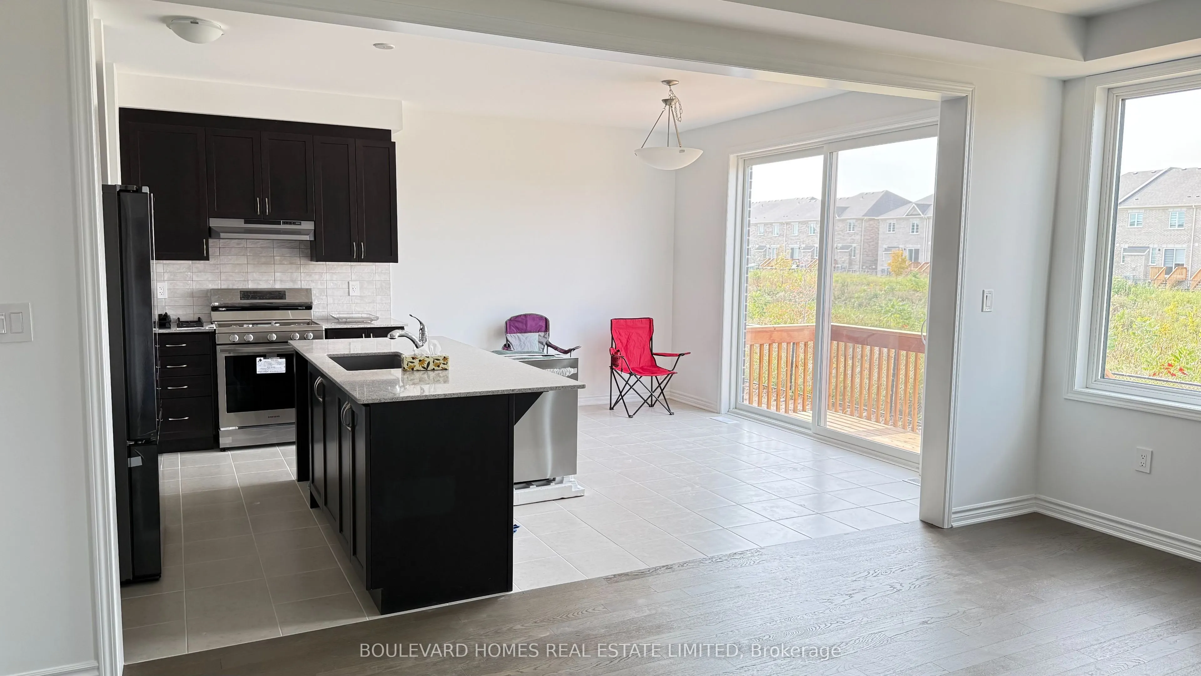 1561 Rothbury Cres Crescent