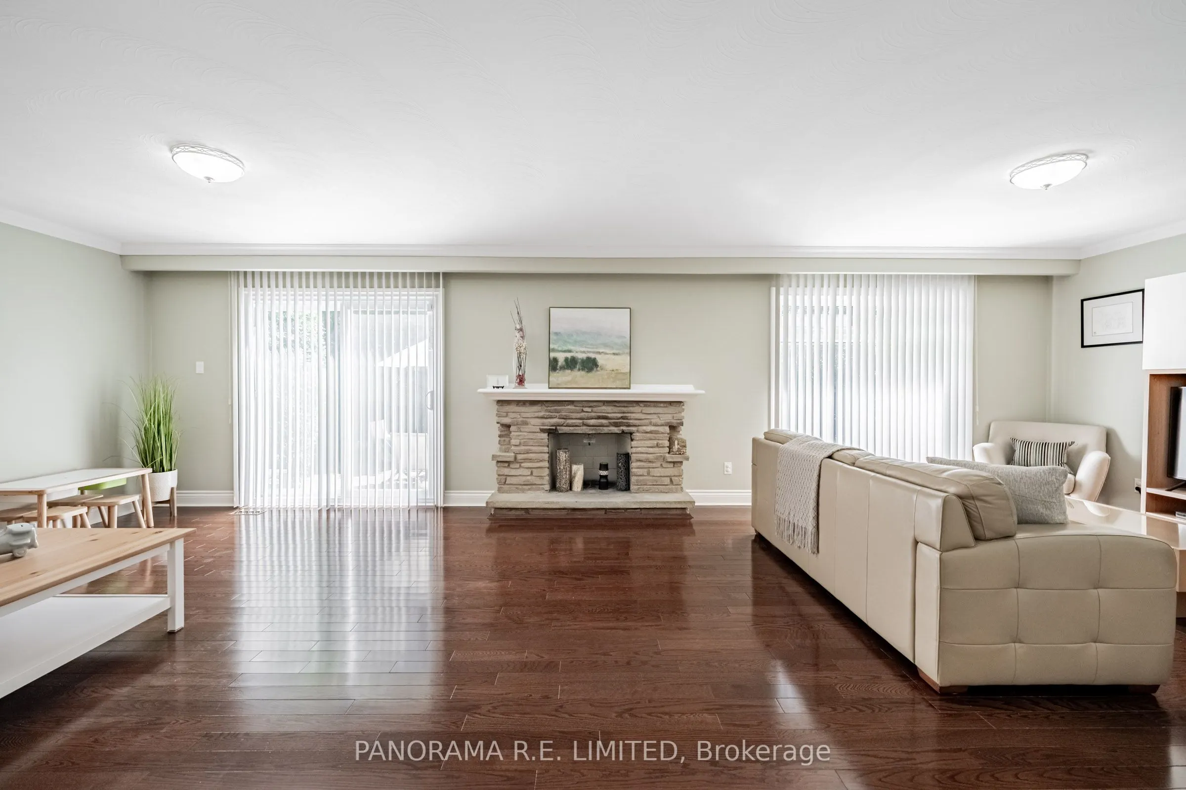 3264 Lonefeather Crescent