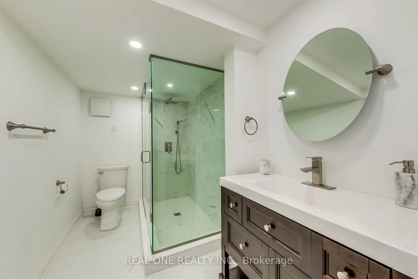 2336 Thruxton Drive