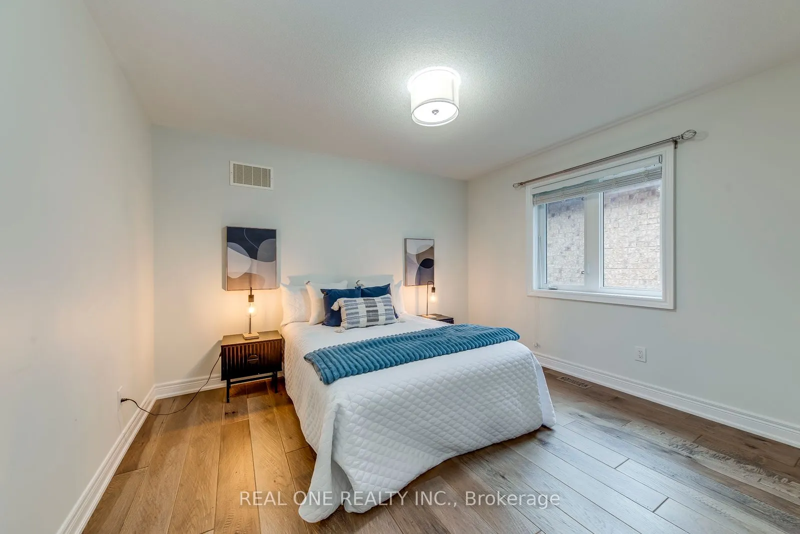 2336 Thruxton Drive