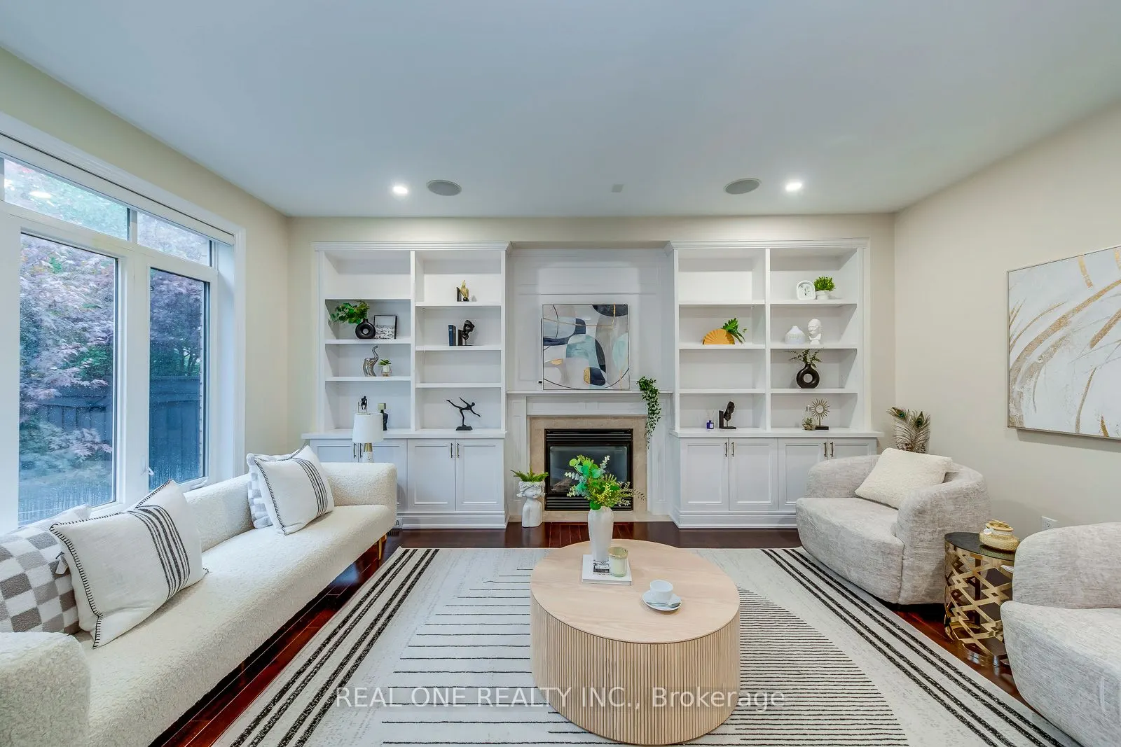 2336 Thruxton Drive