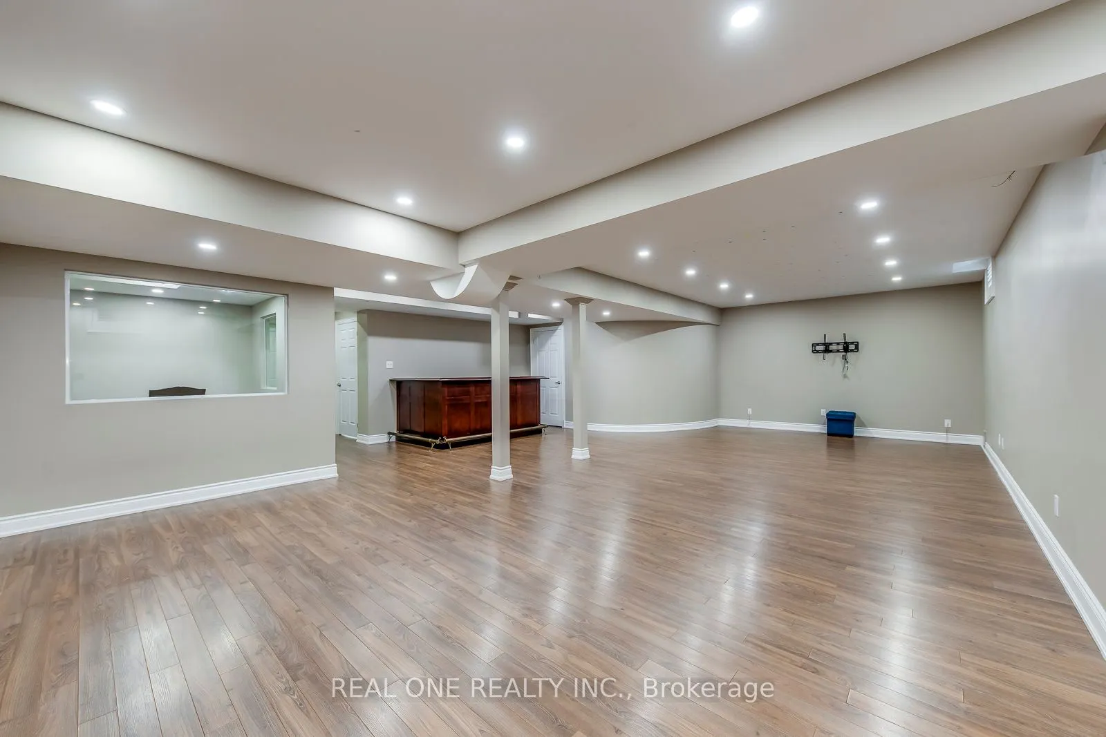 2336 Thruxton Drive