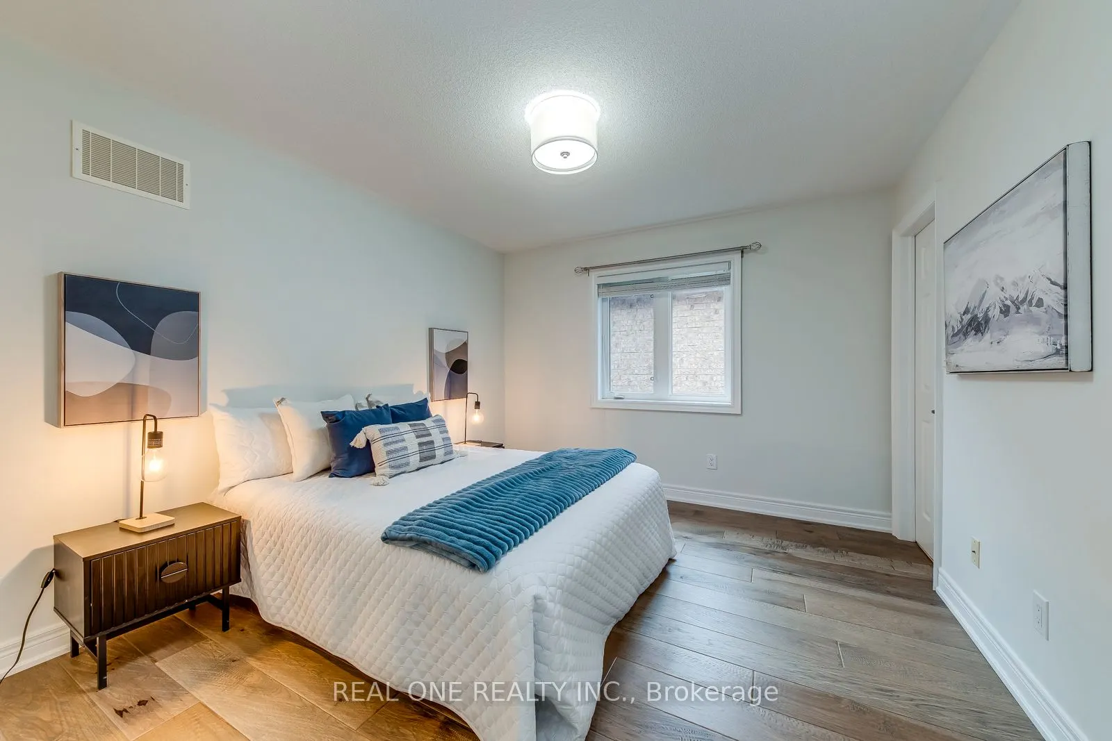2336 Thruxton Drive