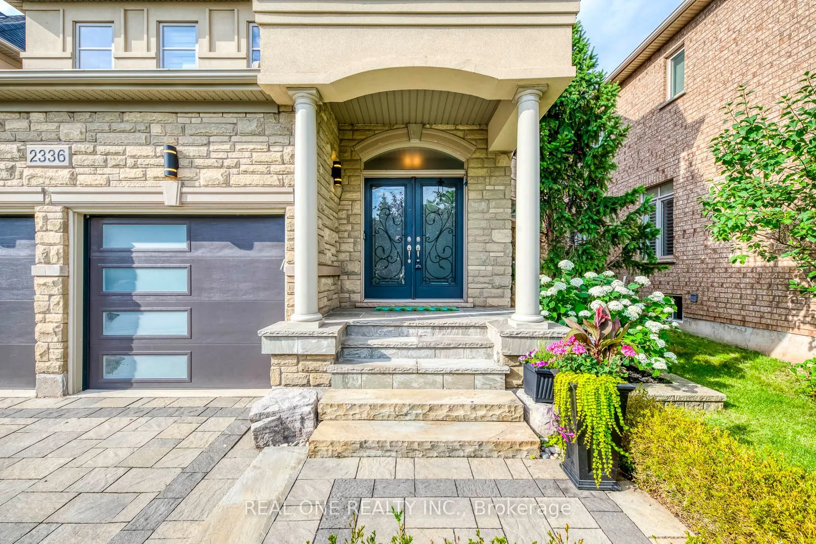 2336 Thruxton Drive