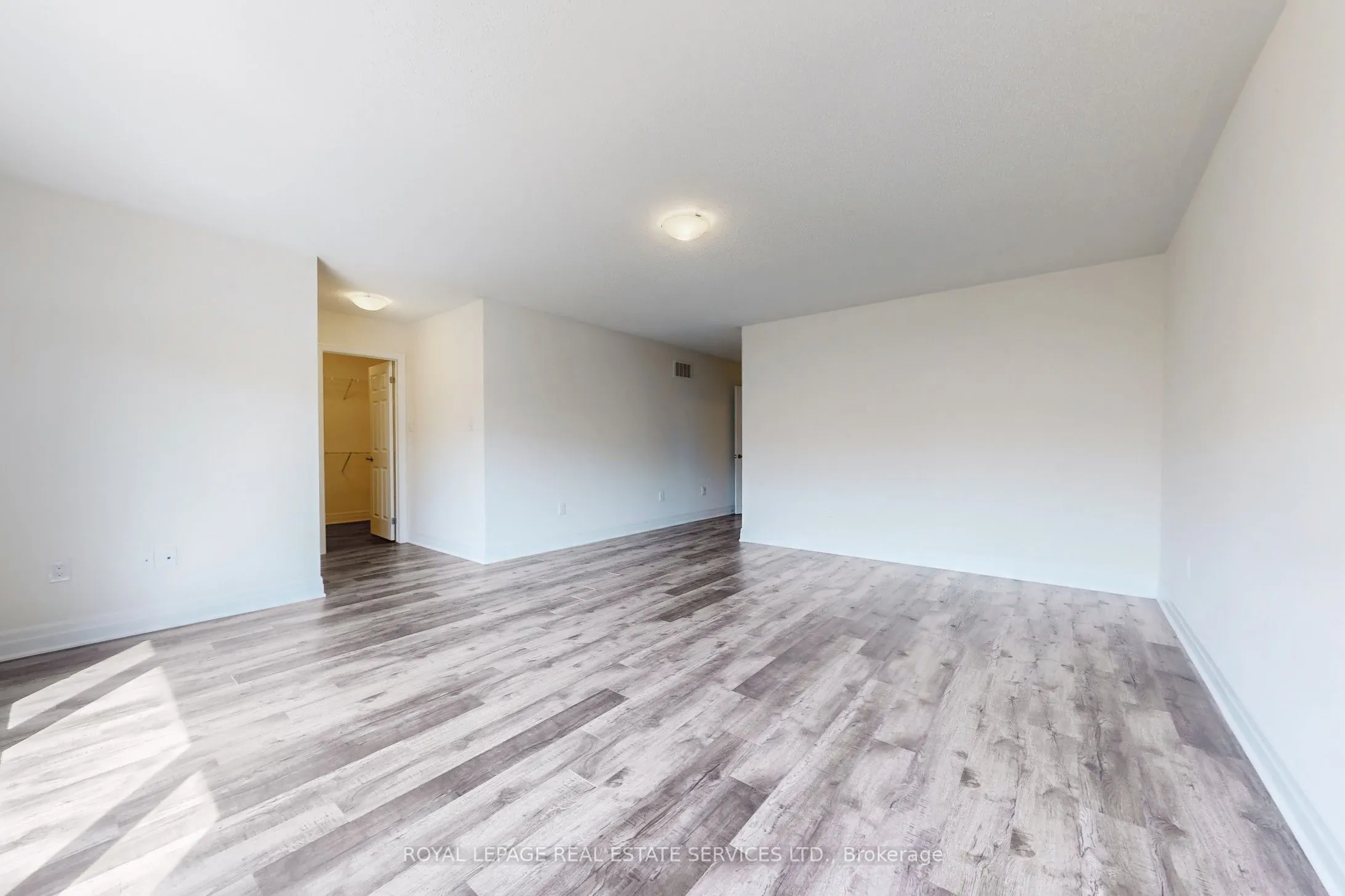 1388 Sycamore Garden