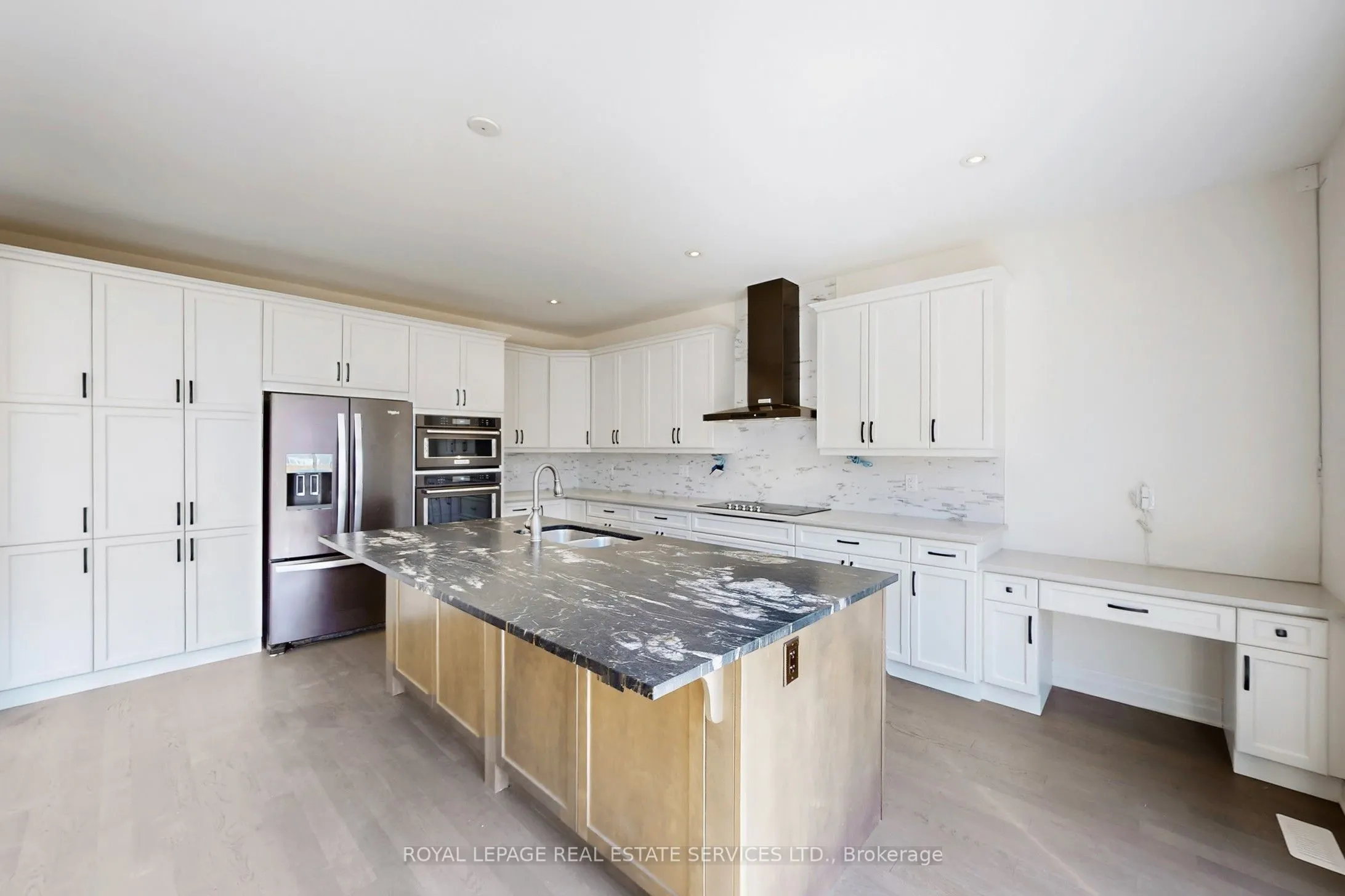 1388 Sycamore Garden