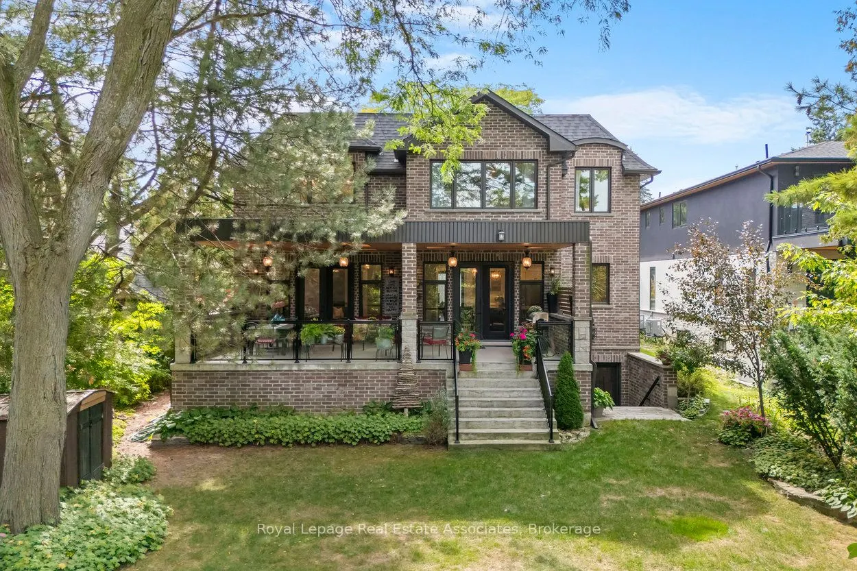 1285 Mineola Gardens