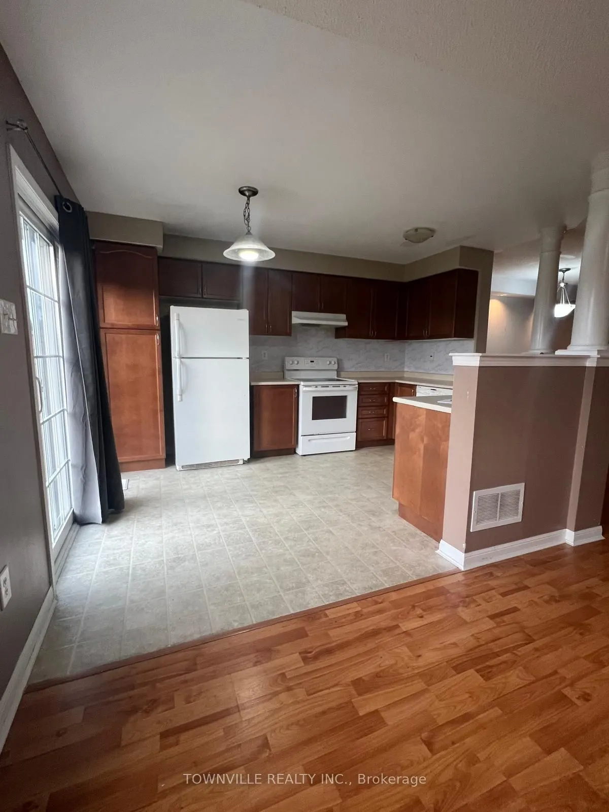 1137 Riddell Crescent