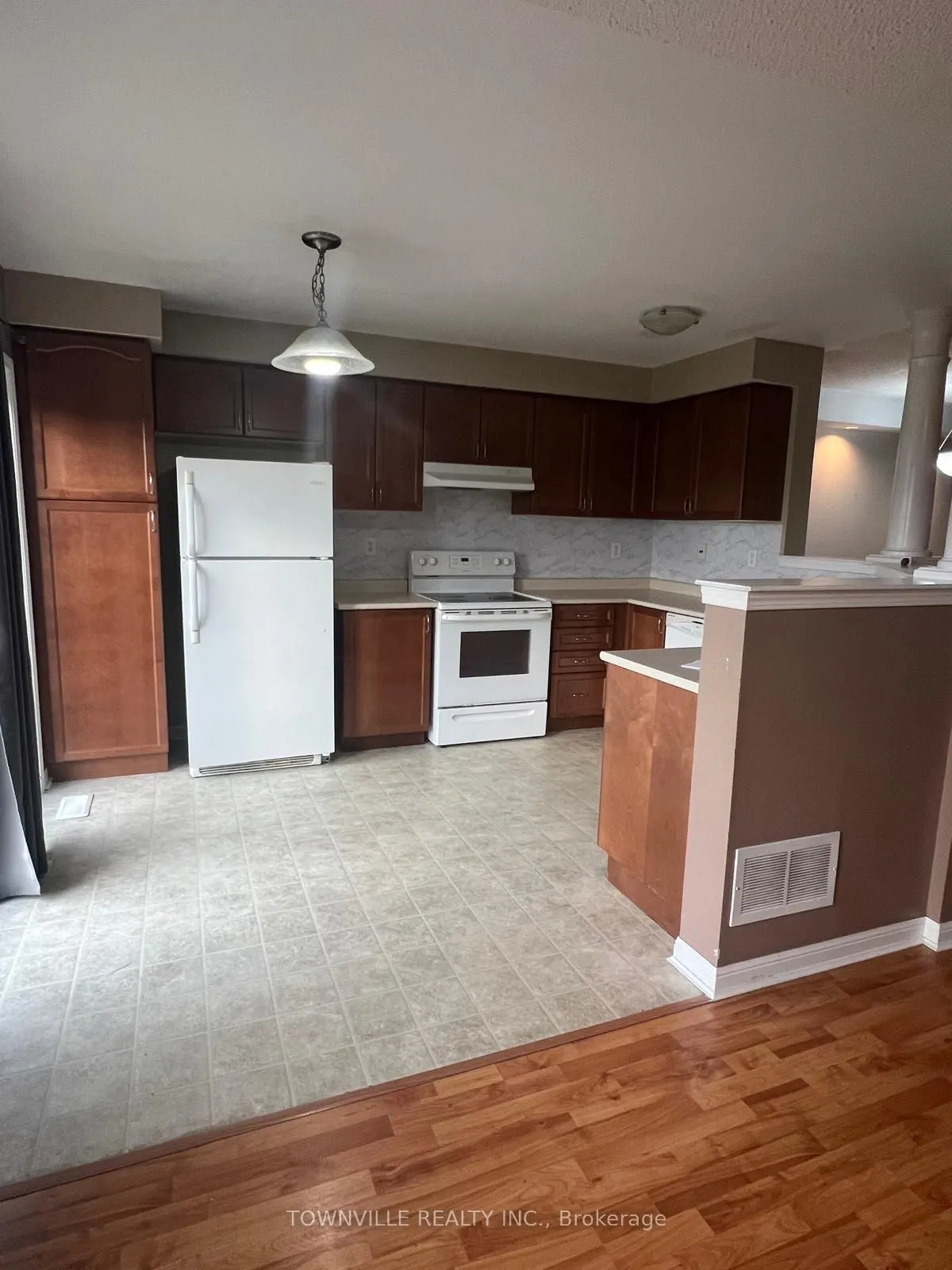 1137 Riddell Crescent