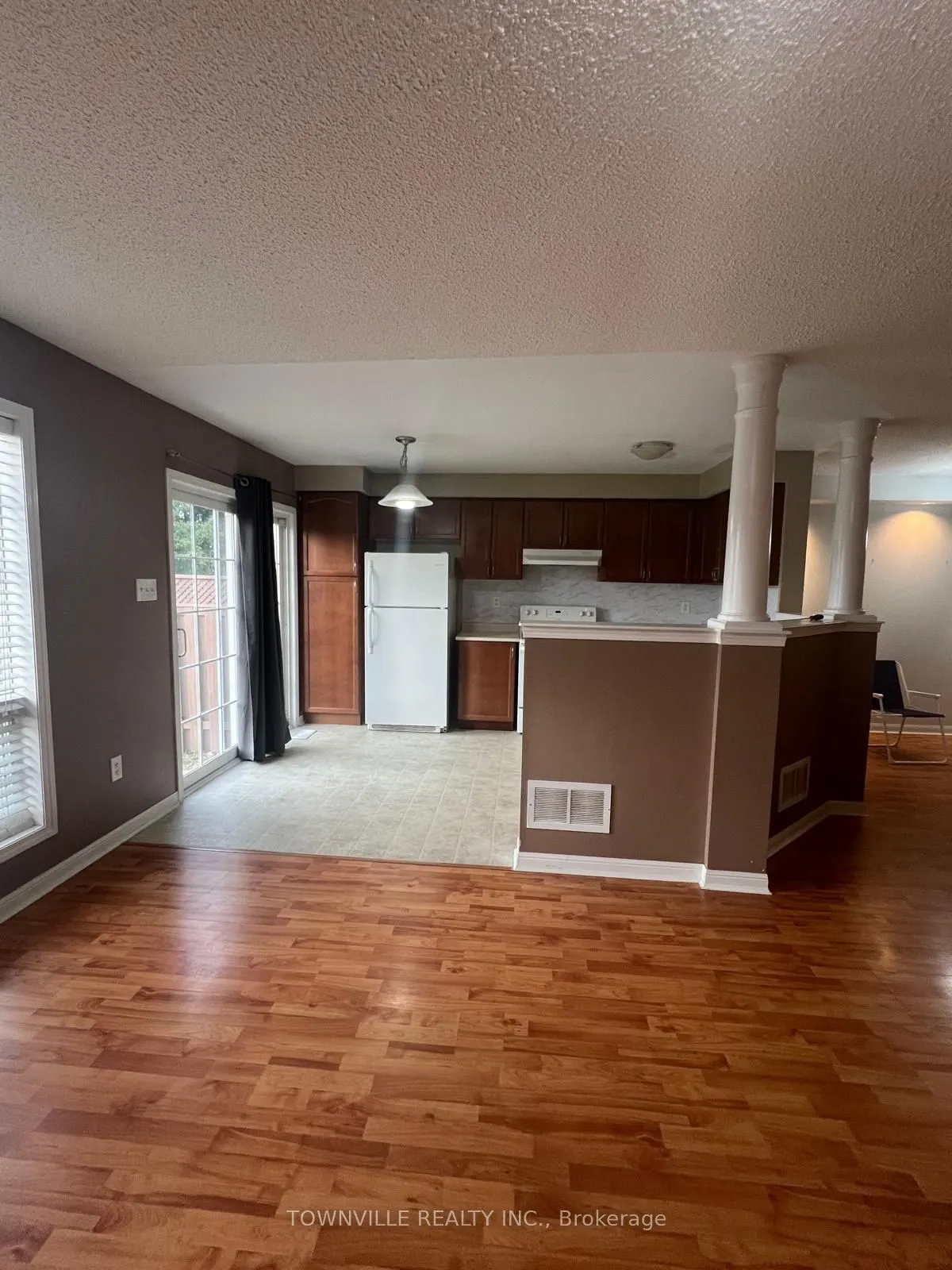 1137 Riddell Crescent
