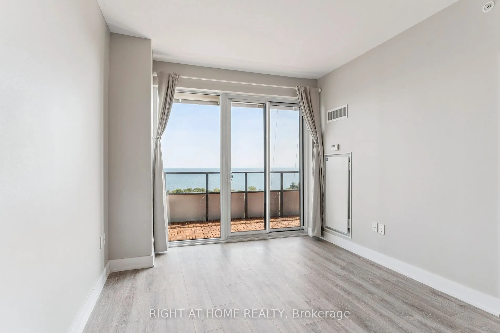 20 Shore Breeze Drive, #1409