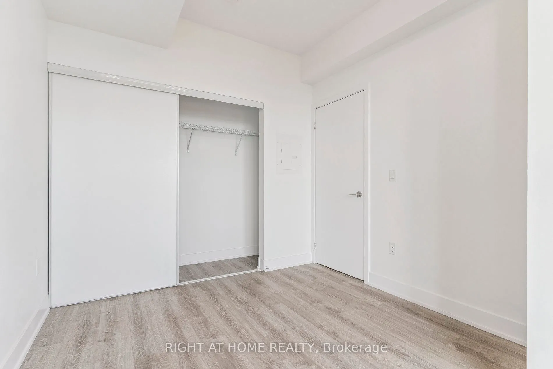 20 Shore Breeze Drive, #1409
