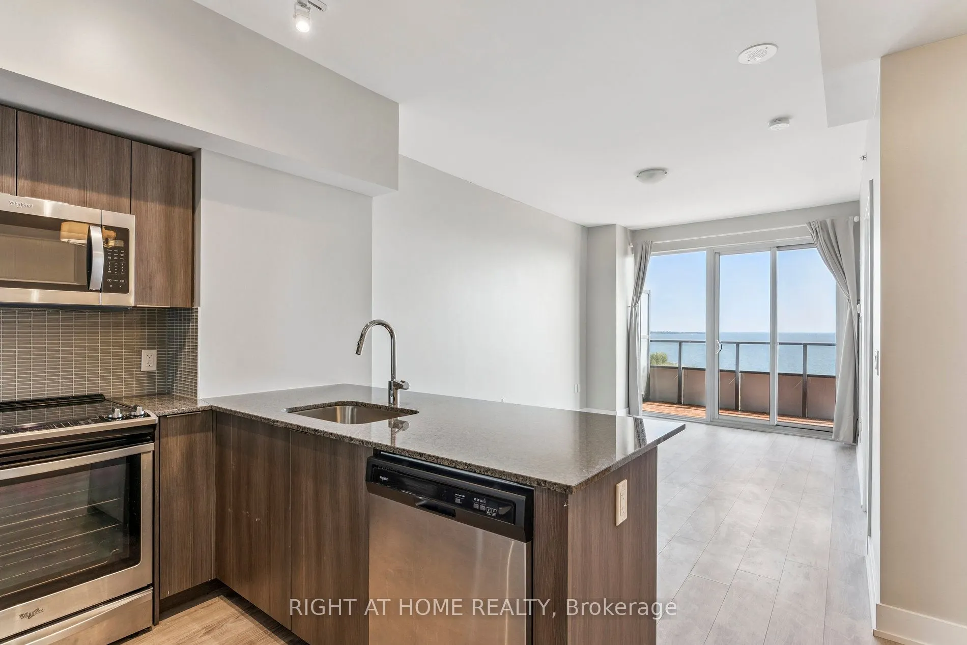 20 Shore Breeze Drive, #1409