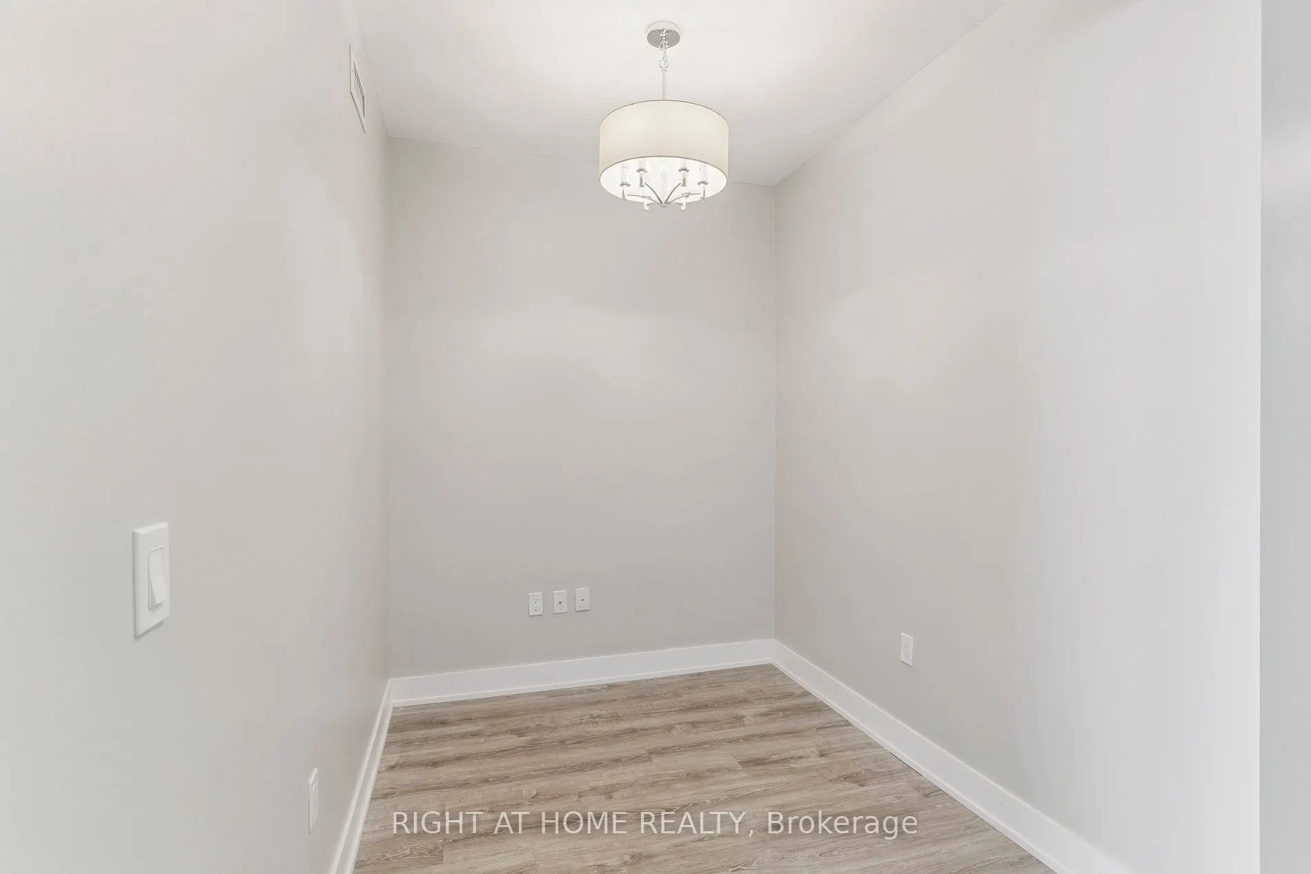 20 Shore Breeze Drive, #1409