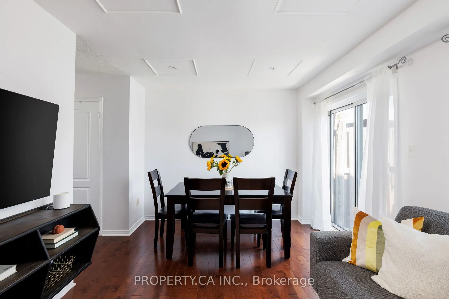 42 West Oak Crescent