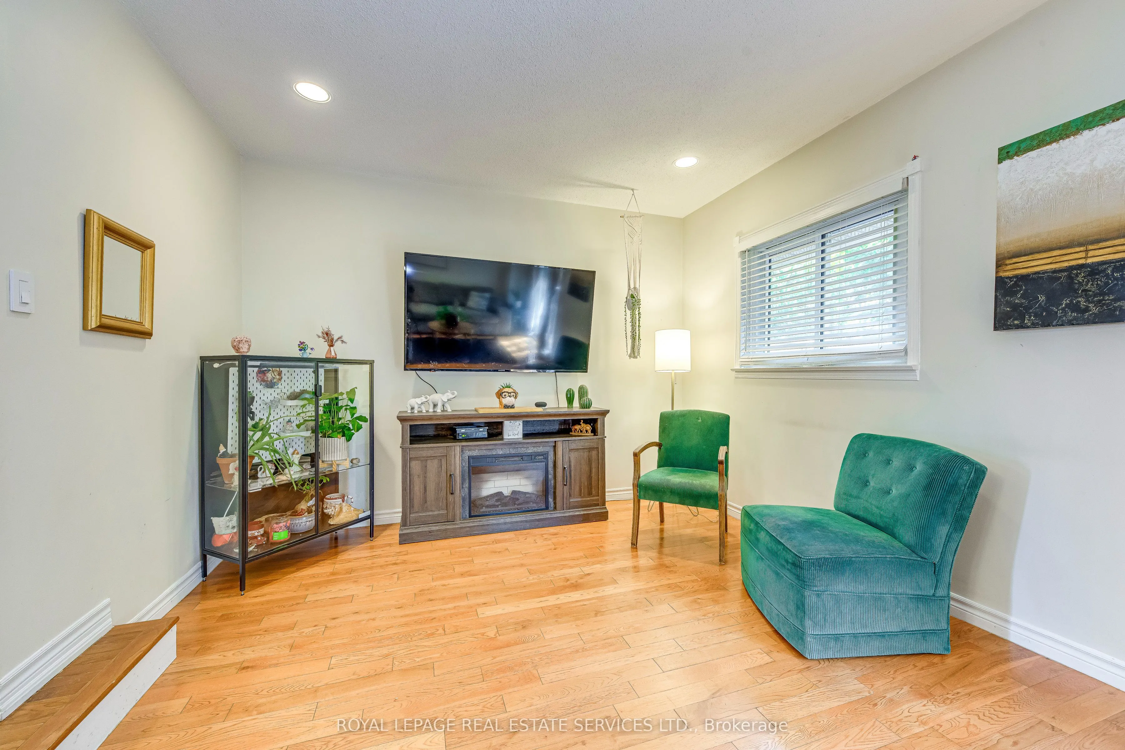 1294 Guelph Line, #4