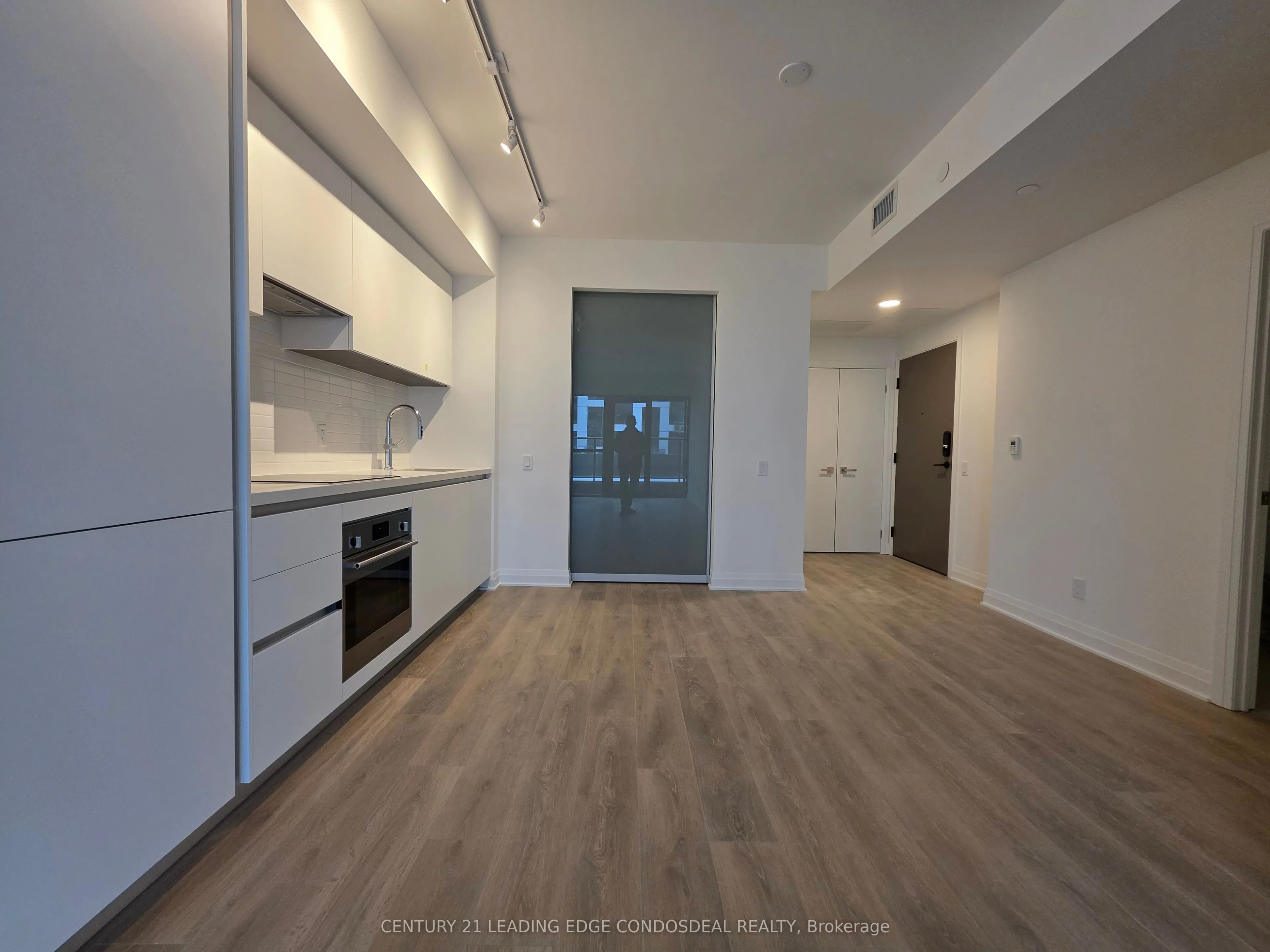 4015 The Exchange, #1911