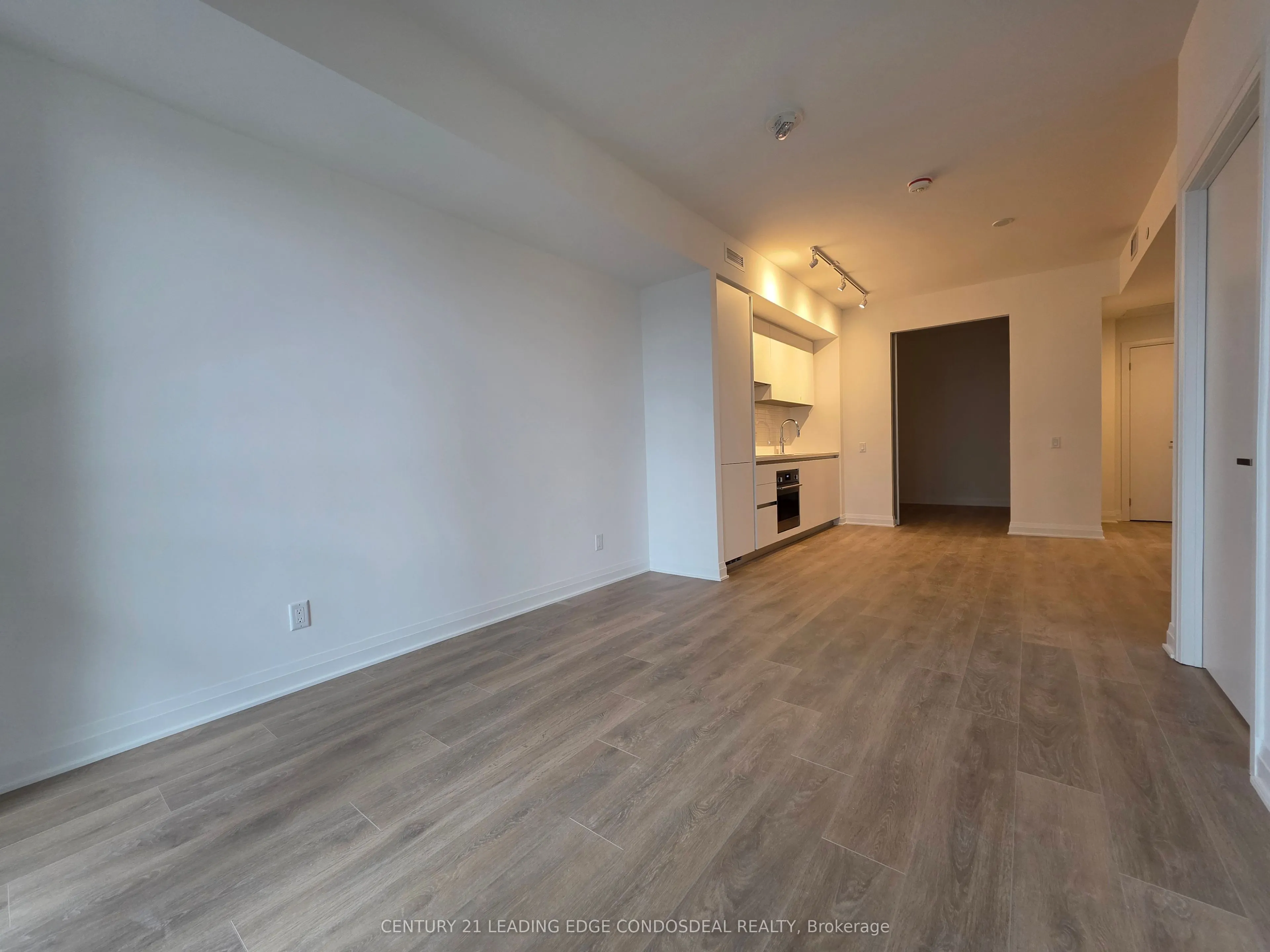 4015 The Exchange, #1911