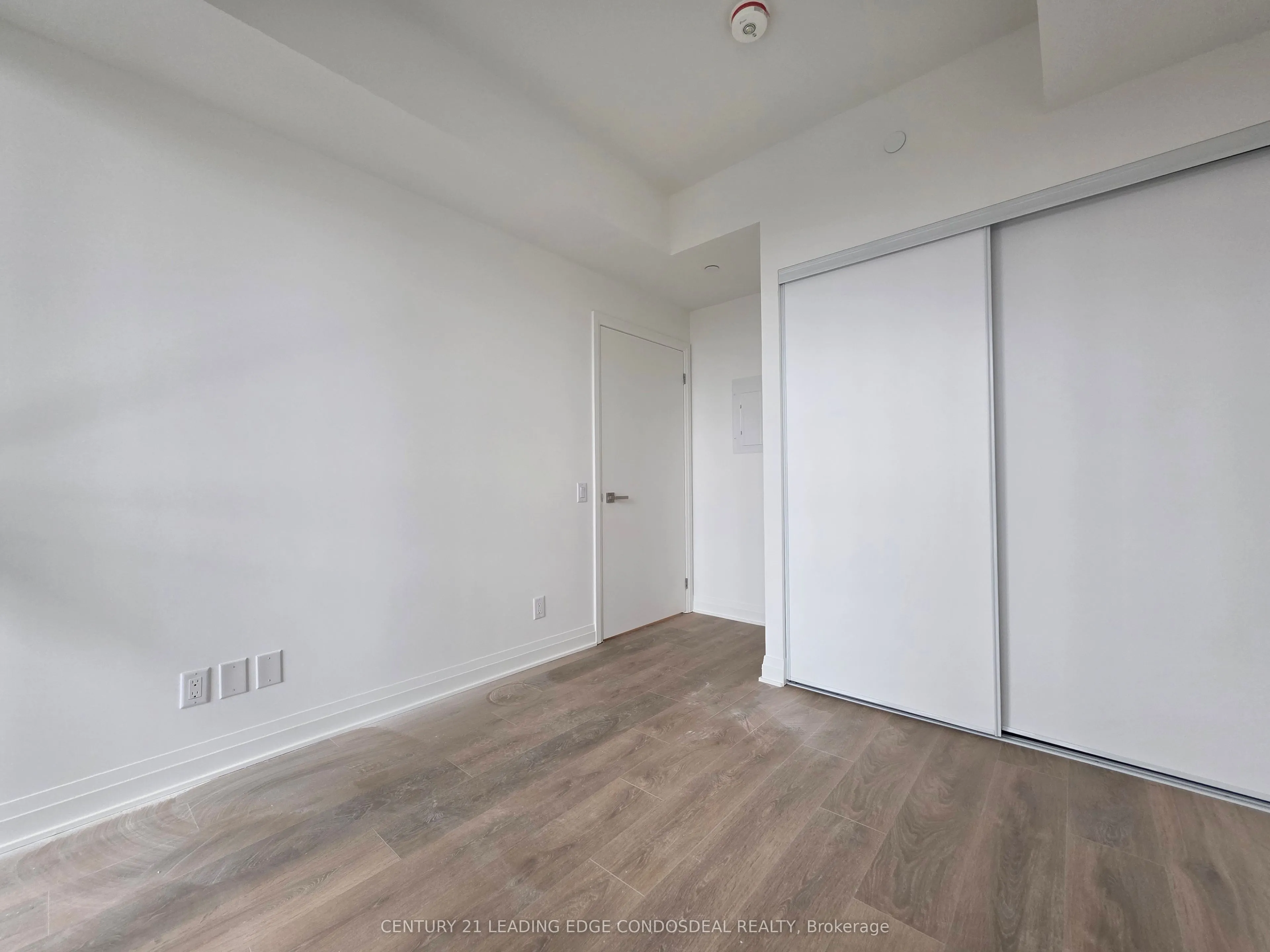 4015 The Exchange, #1911