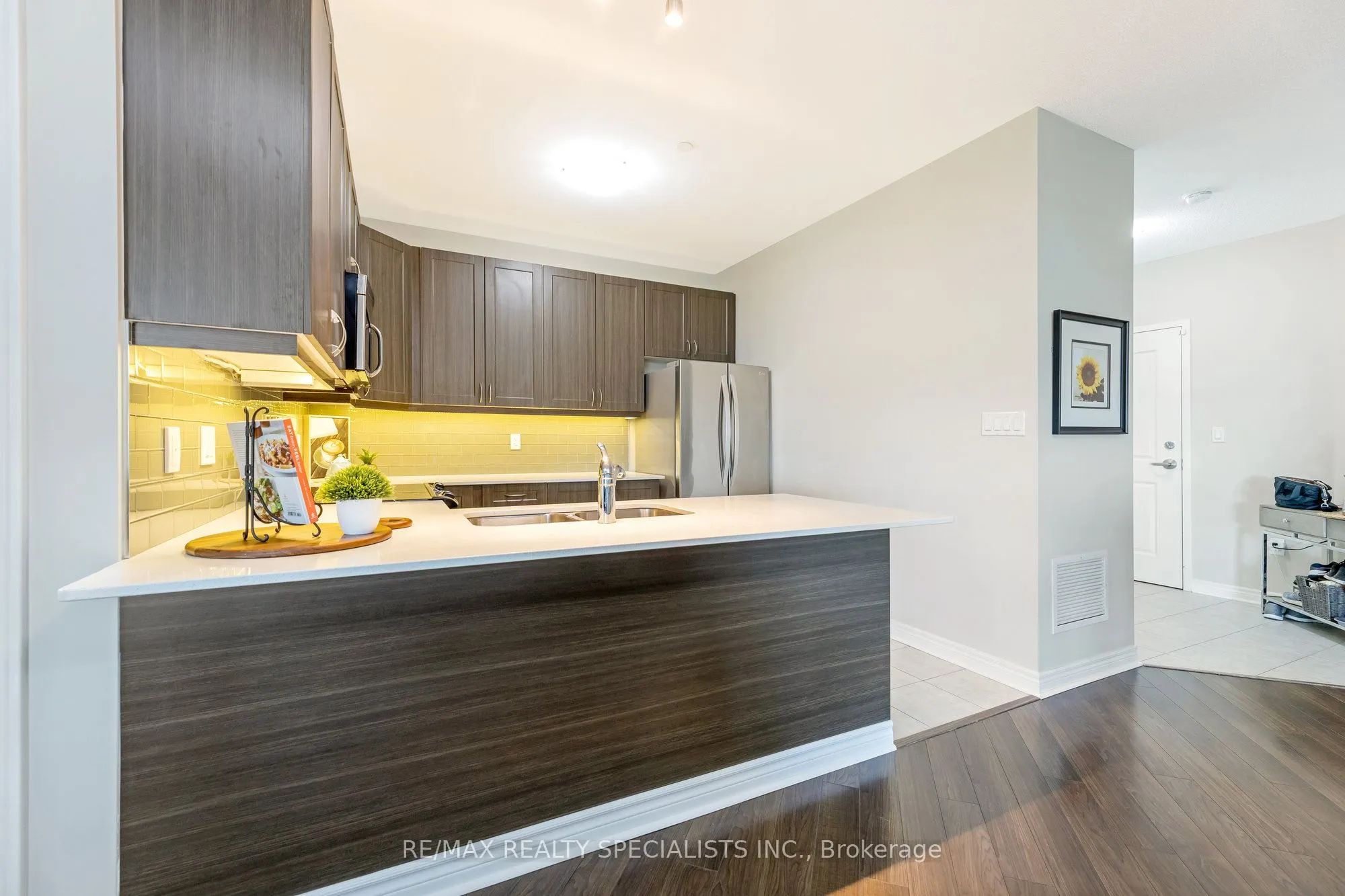 33 Whitmer Street, #609