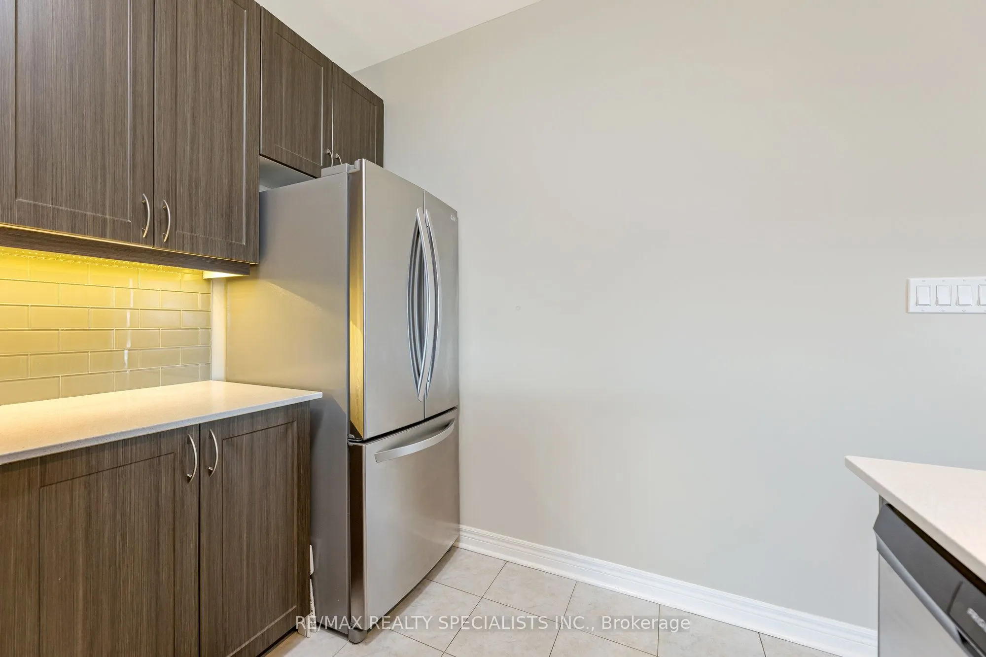 33 Whitmer Street, #609
