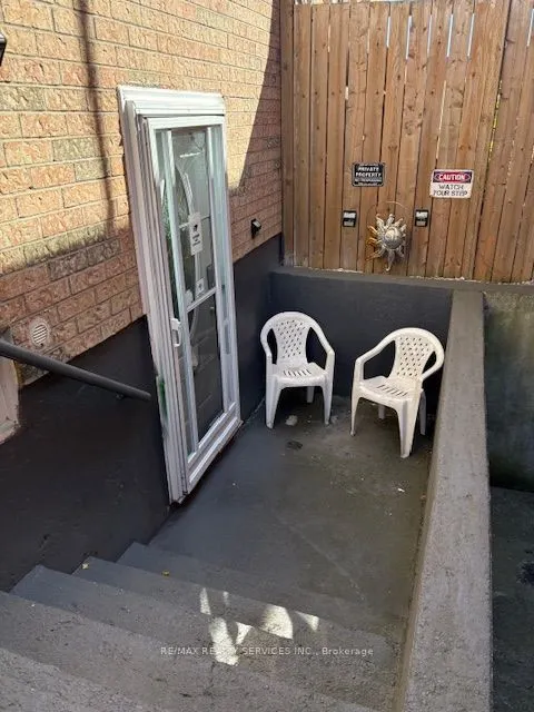 8 Evalene Court