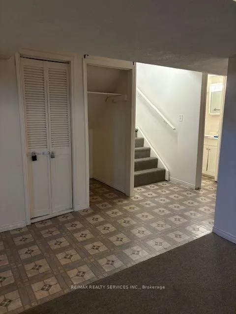 8 Evalene Court