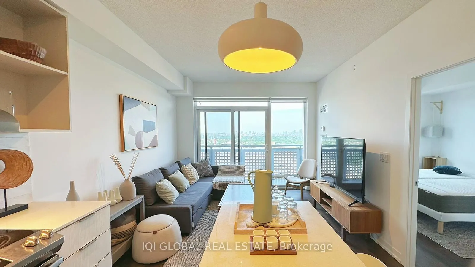 2520 Eglinton Avenue W, #1013