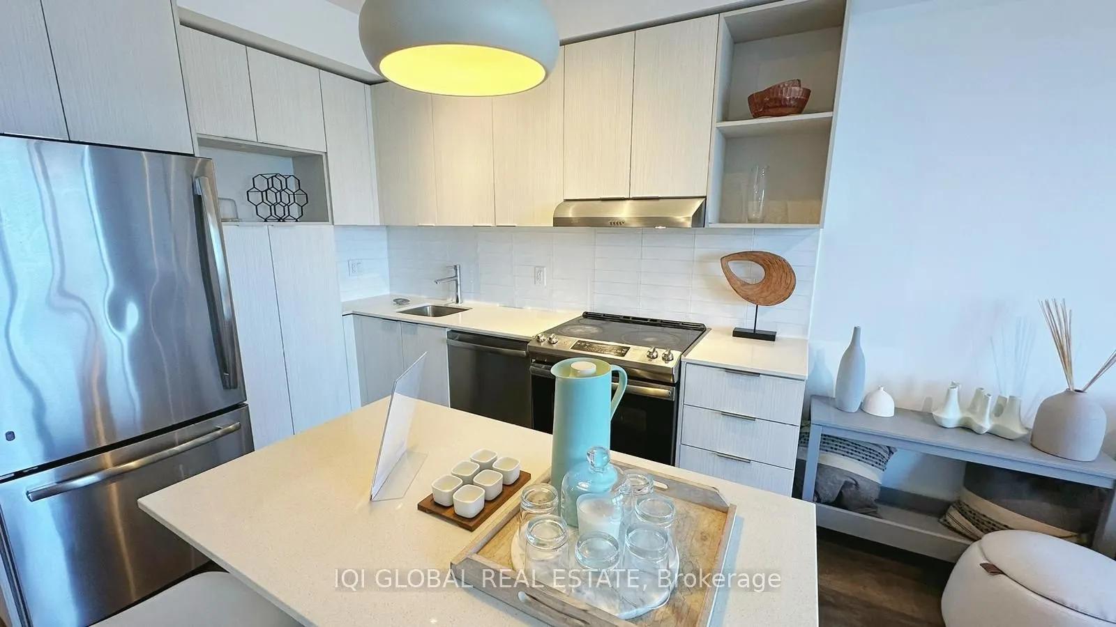 2520 Eglinton Avenue W, #1013