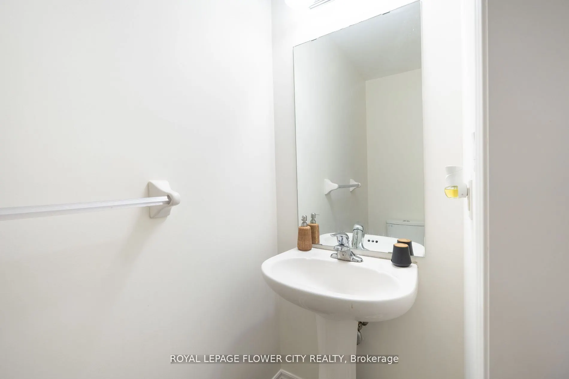 15 Sea Drifter Crescent