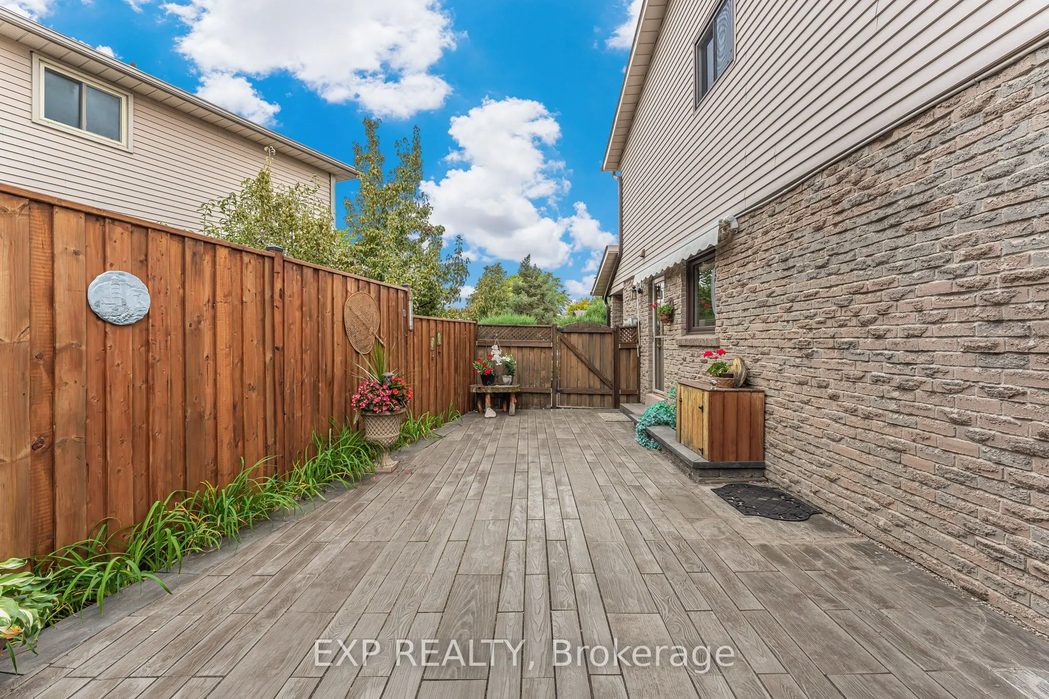 2930 Oslo Crescent