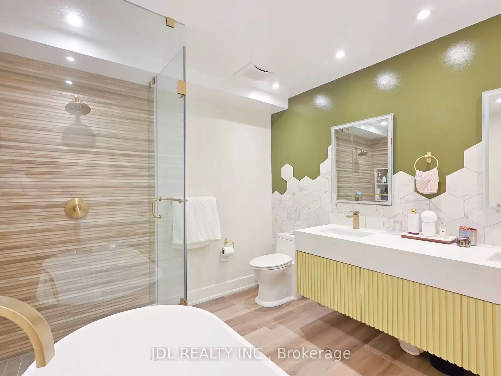 1084 Queen Street W, #14B