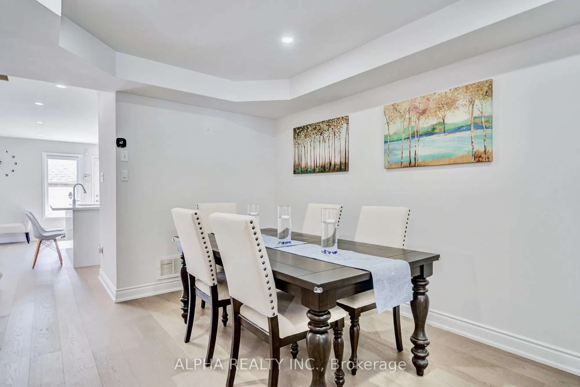 102 Roxton Road