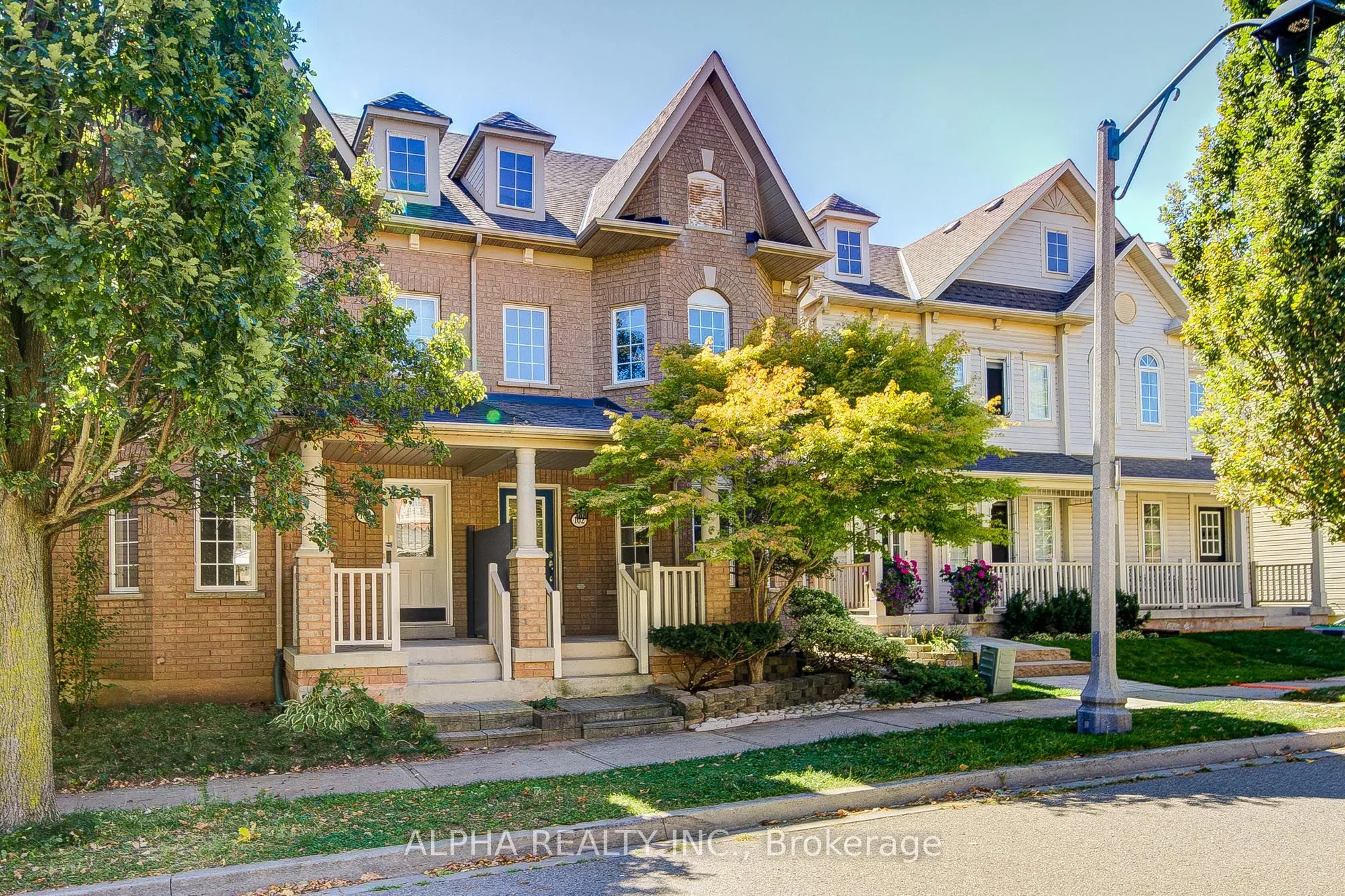 102 Roxton Road