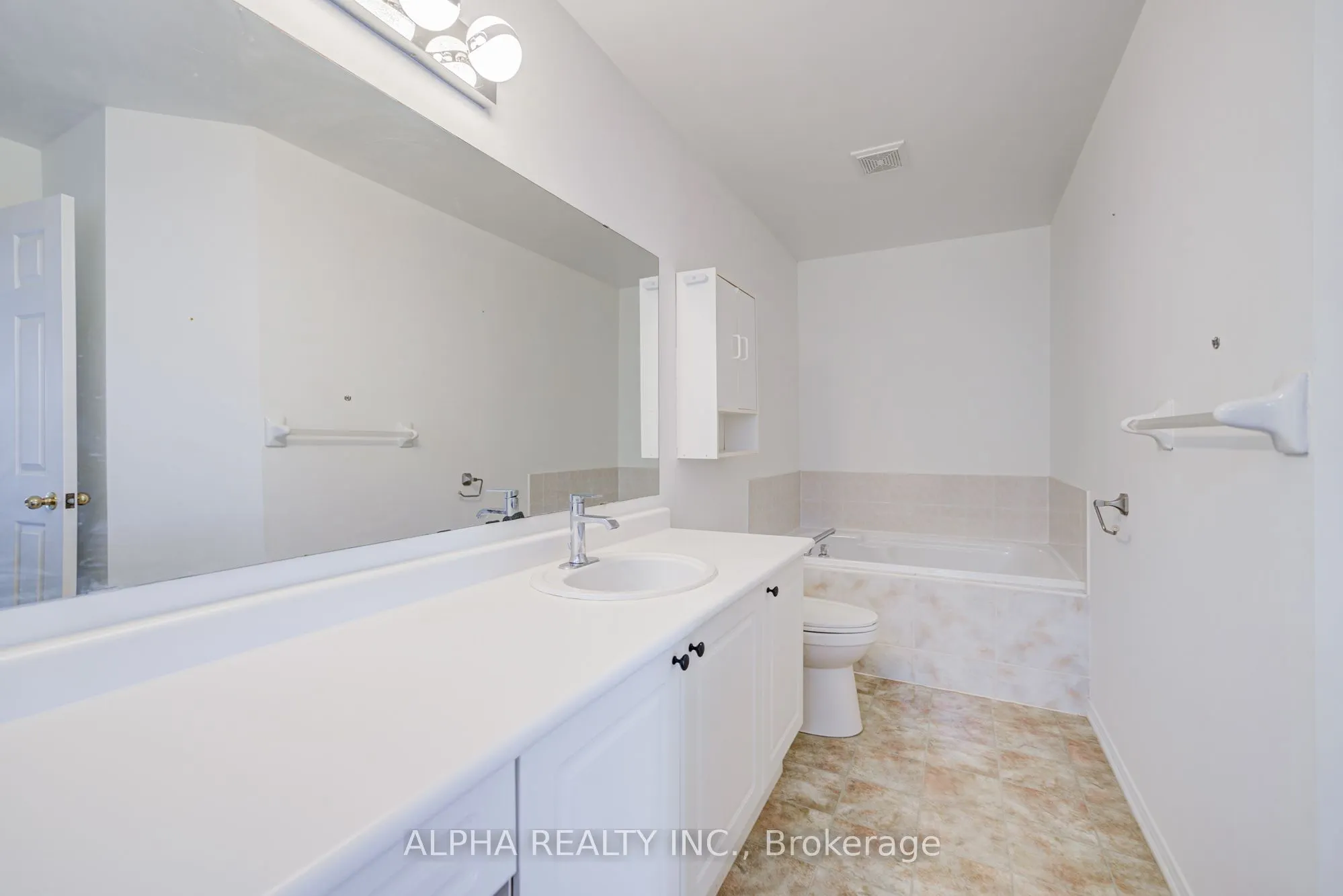 102 Roxton Road