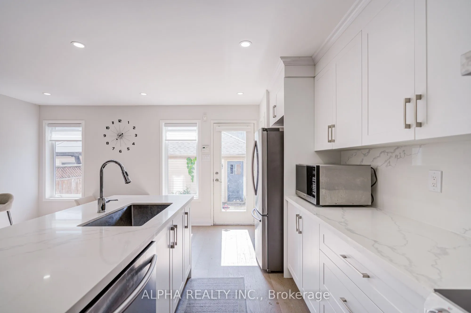 102 Roxton Road
