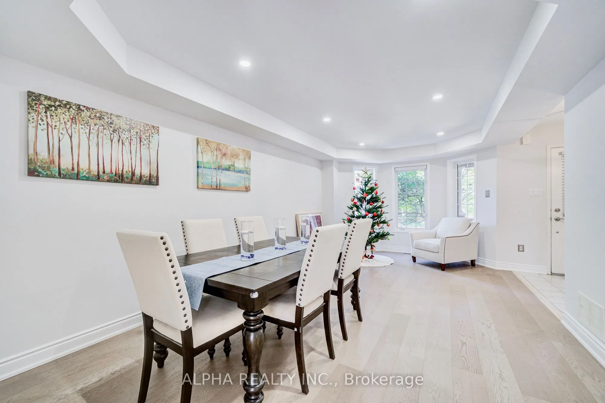 102 Roxton Road