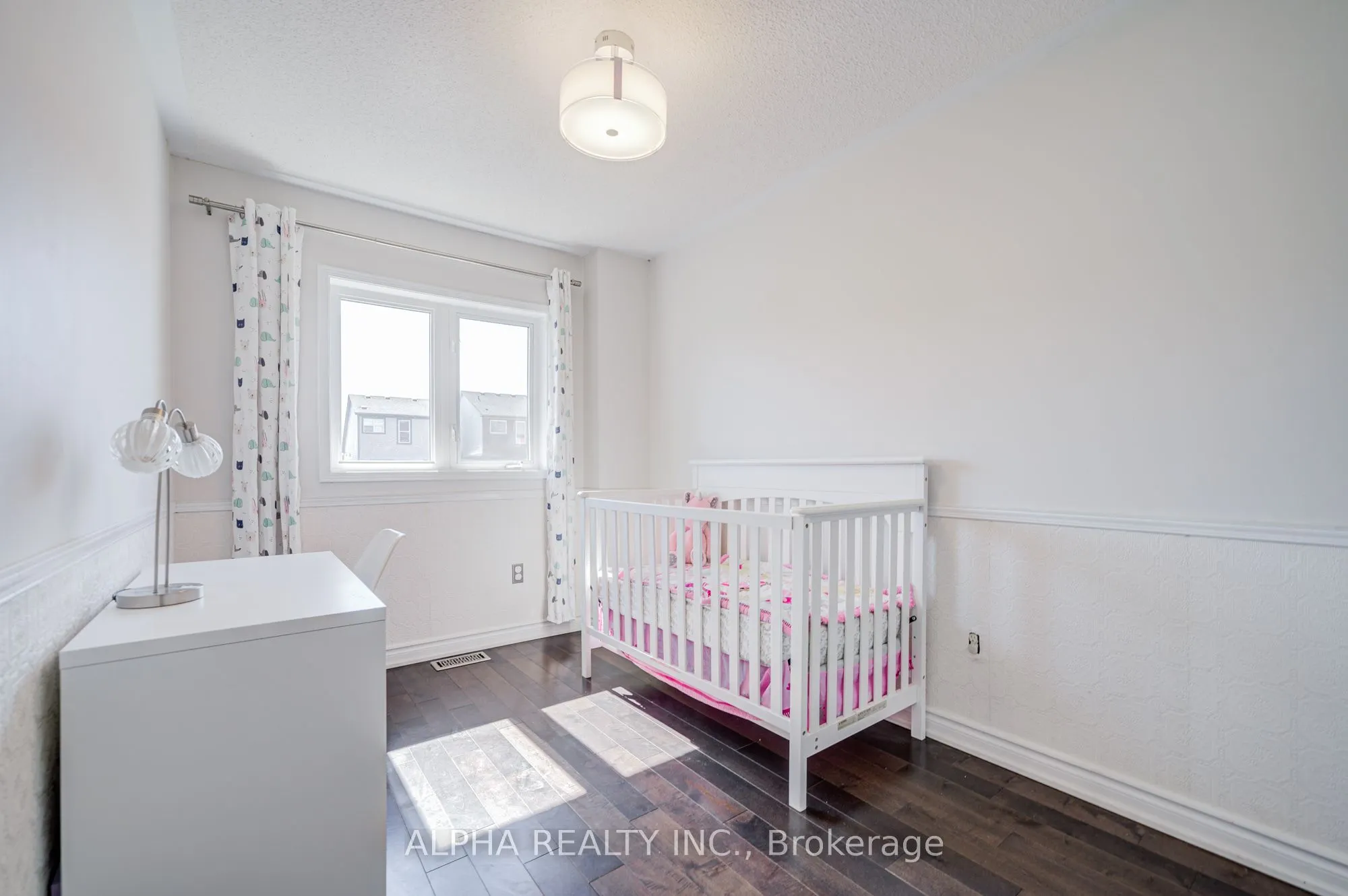 102 Roxton Road