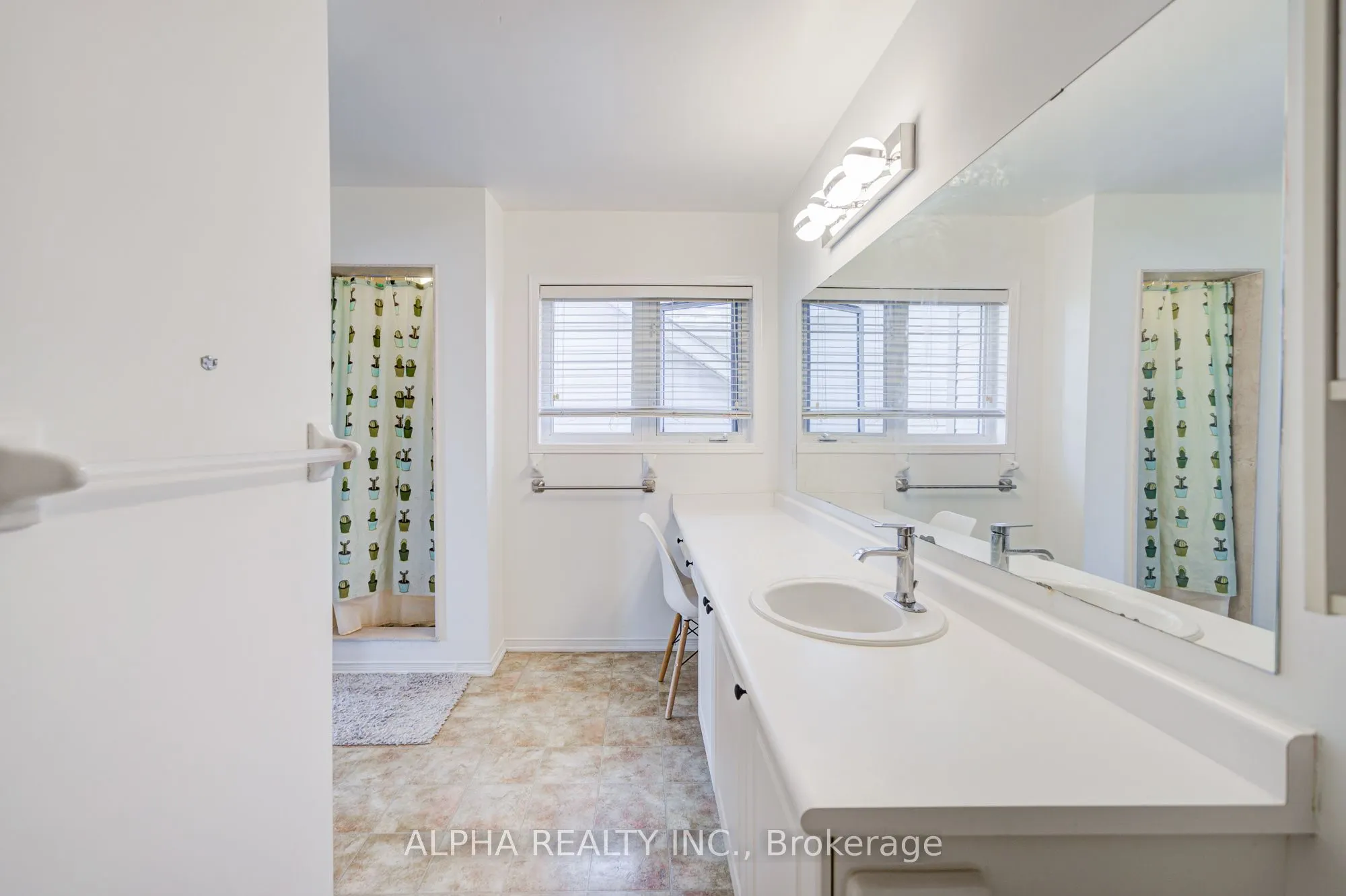 102 Roxton Road