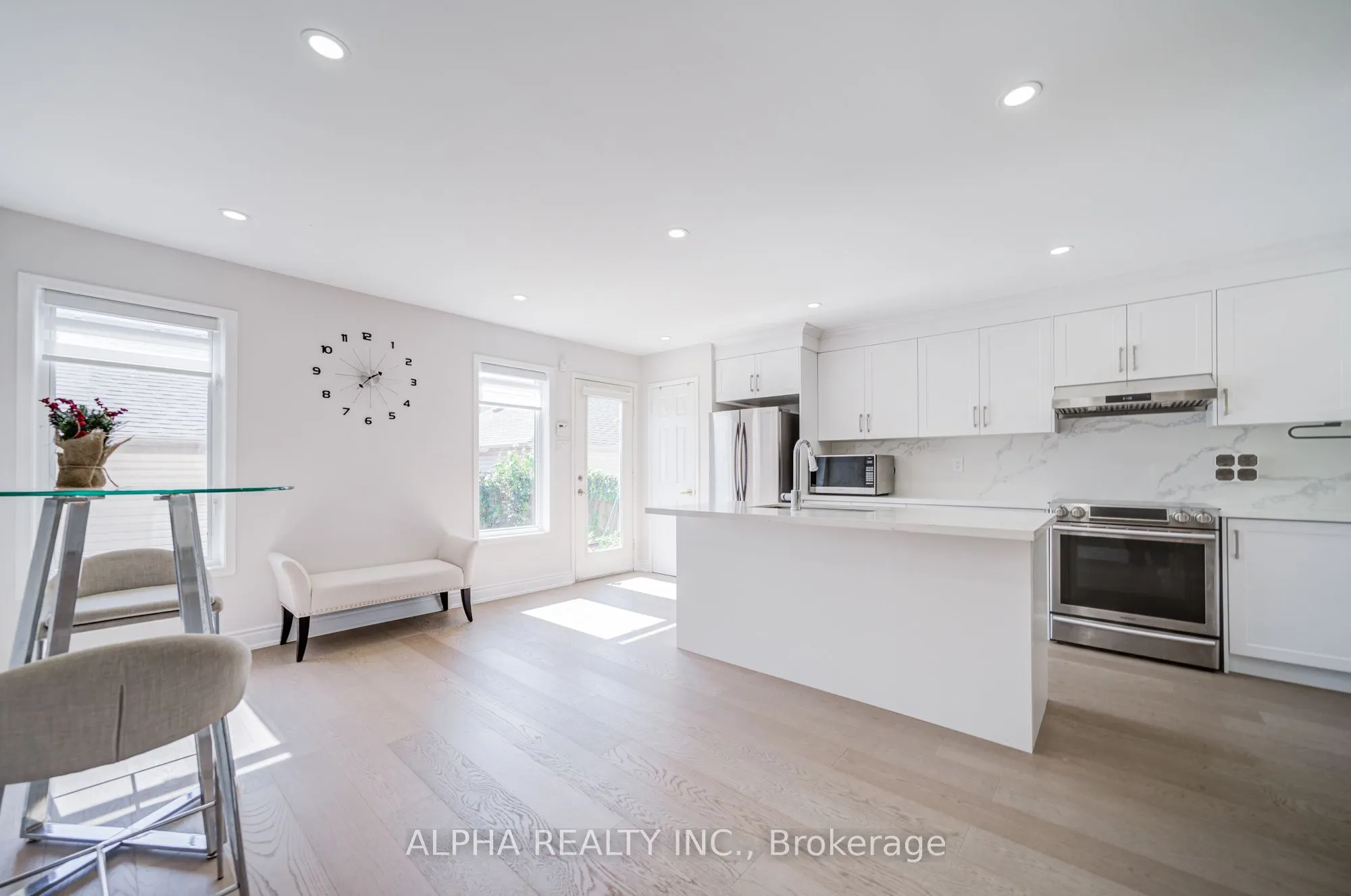 102 Roxton Road