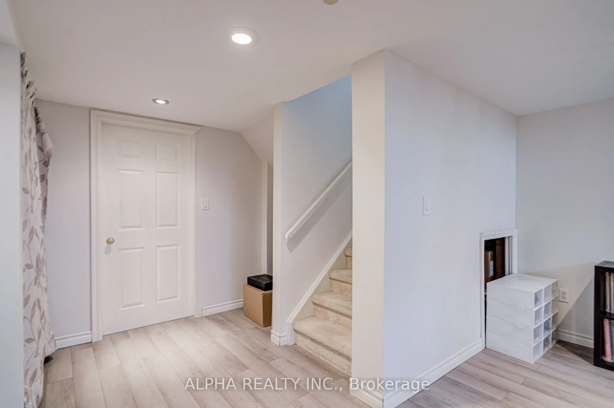 102 Roxton Road