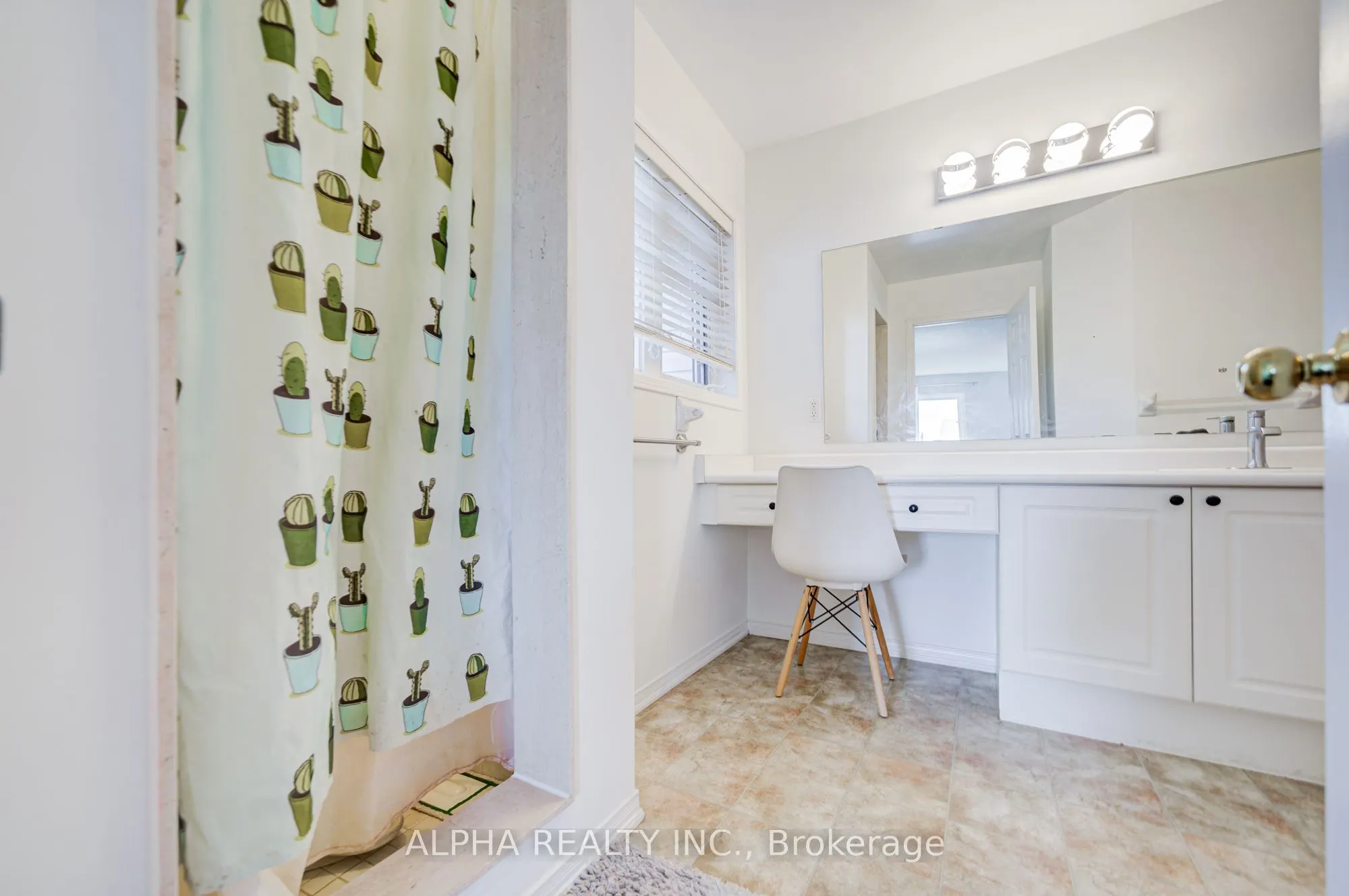 102 Roxton Road