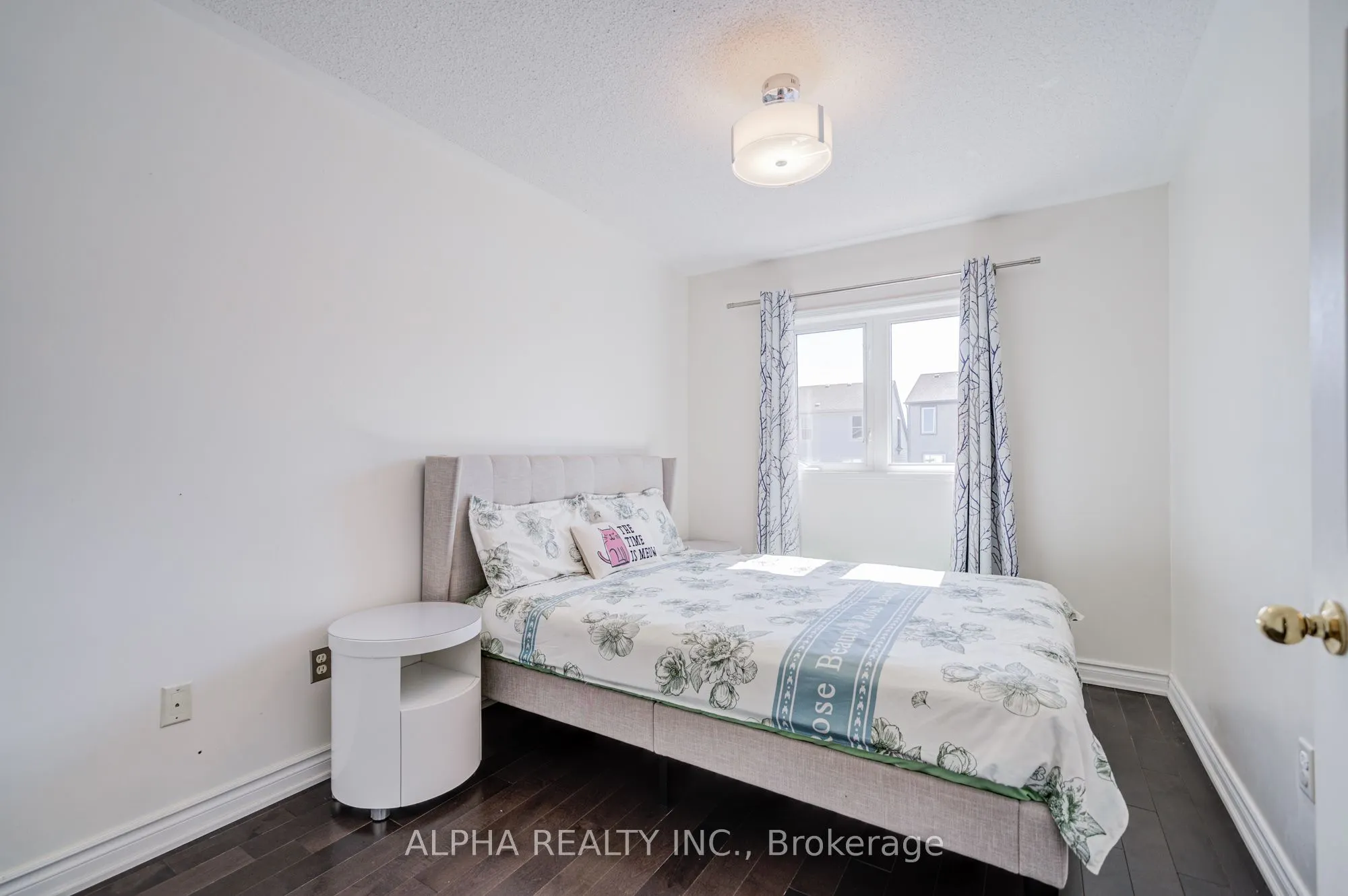 102 Roxton Road