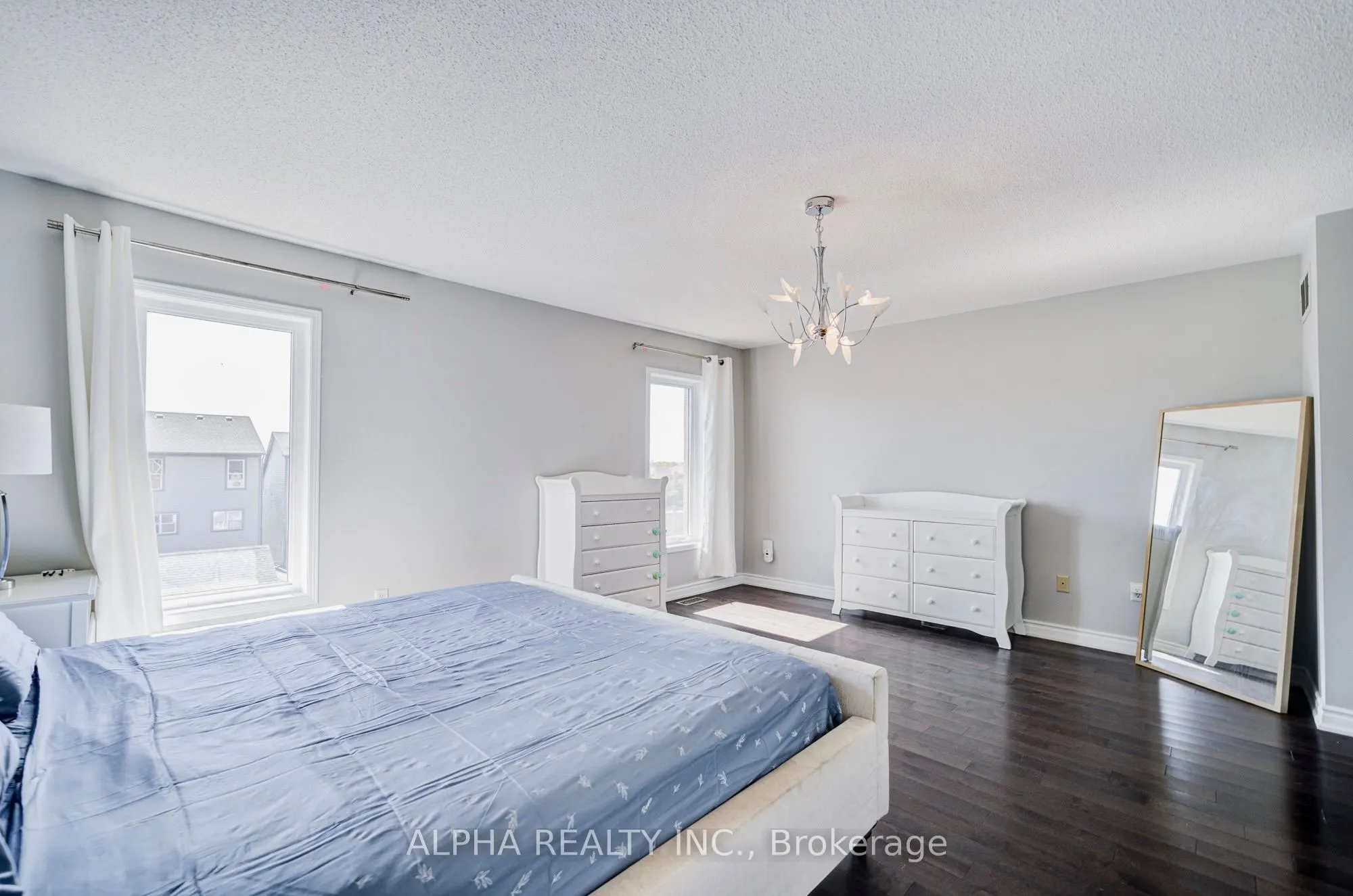 102 Roxton Road